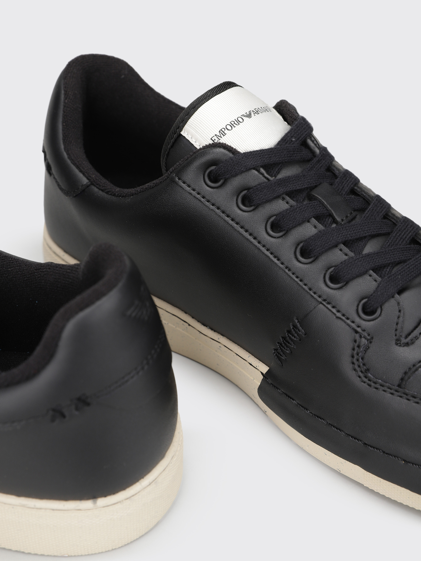 Кроссовки Emporio Armani модель X4X650-XR322-K001 Фото