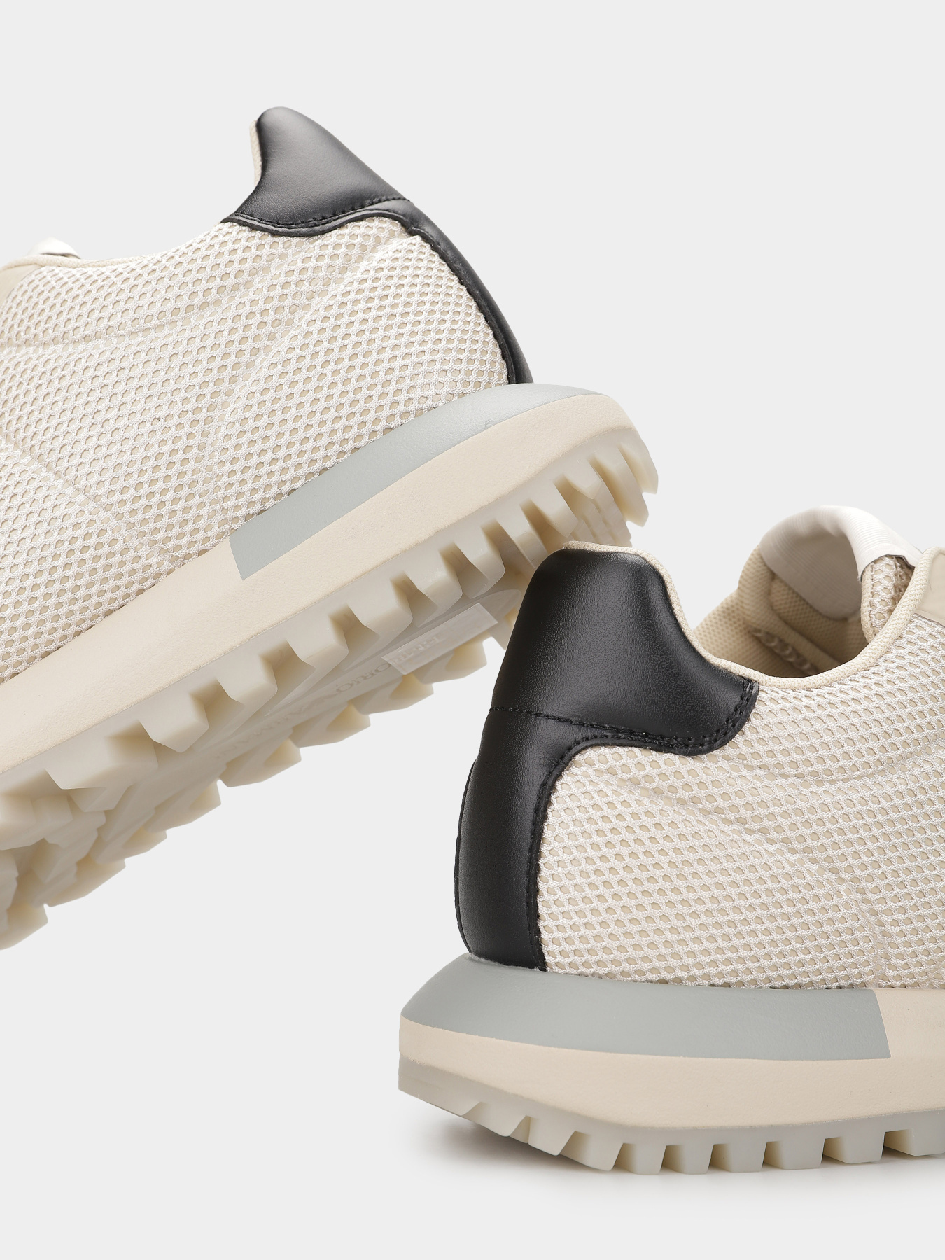 Кроссовки Emporio Armani модель X4X684-XR324-T490 Фото