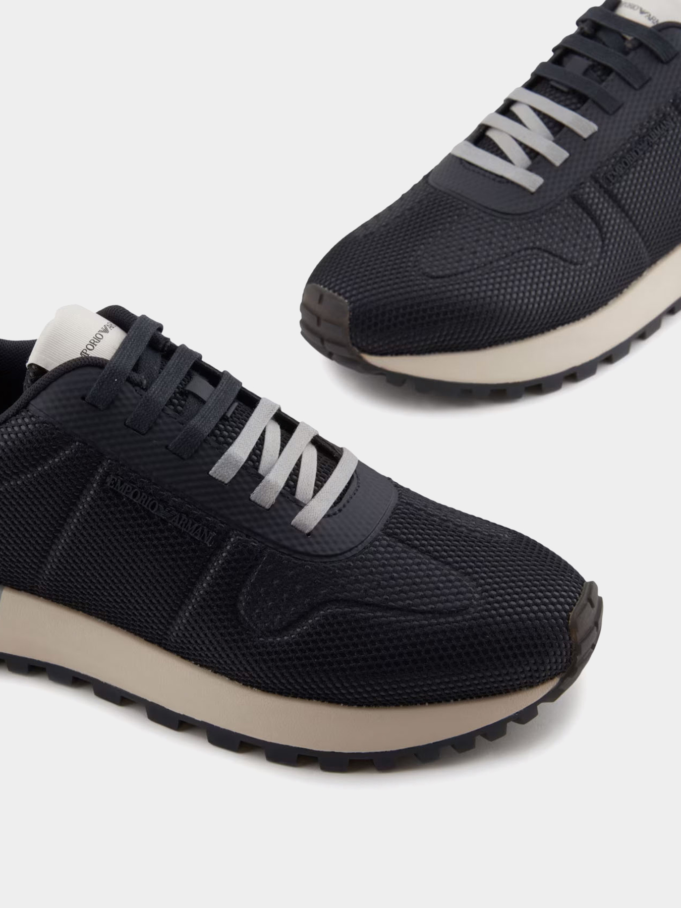 Кроссовки повседневные Emporio Armani модель X4X684-XR324-U555 Фото