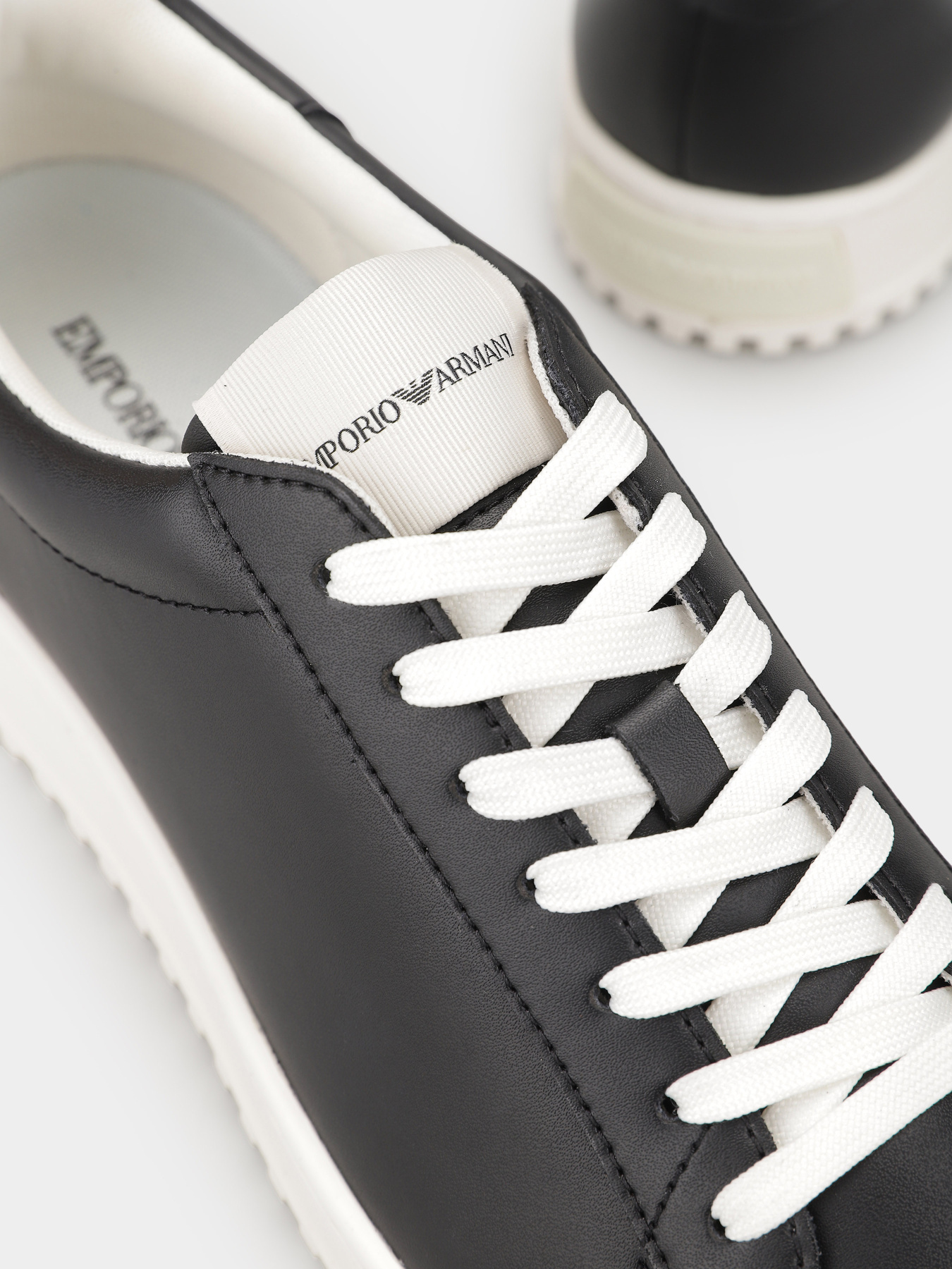 Кроссовки Emporio Armani модель X4X690-XF846-00002 Фото