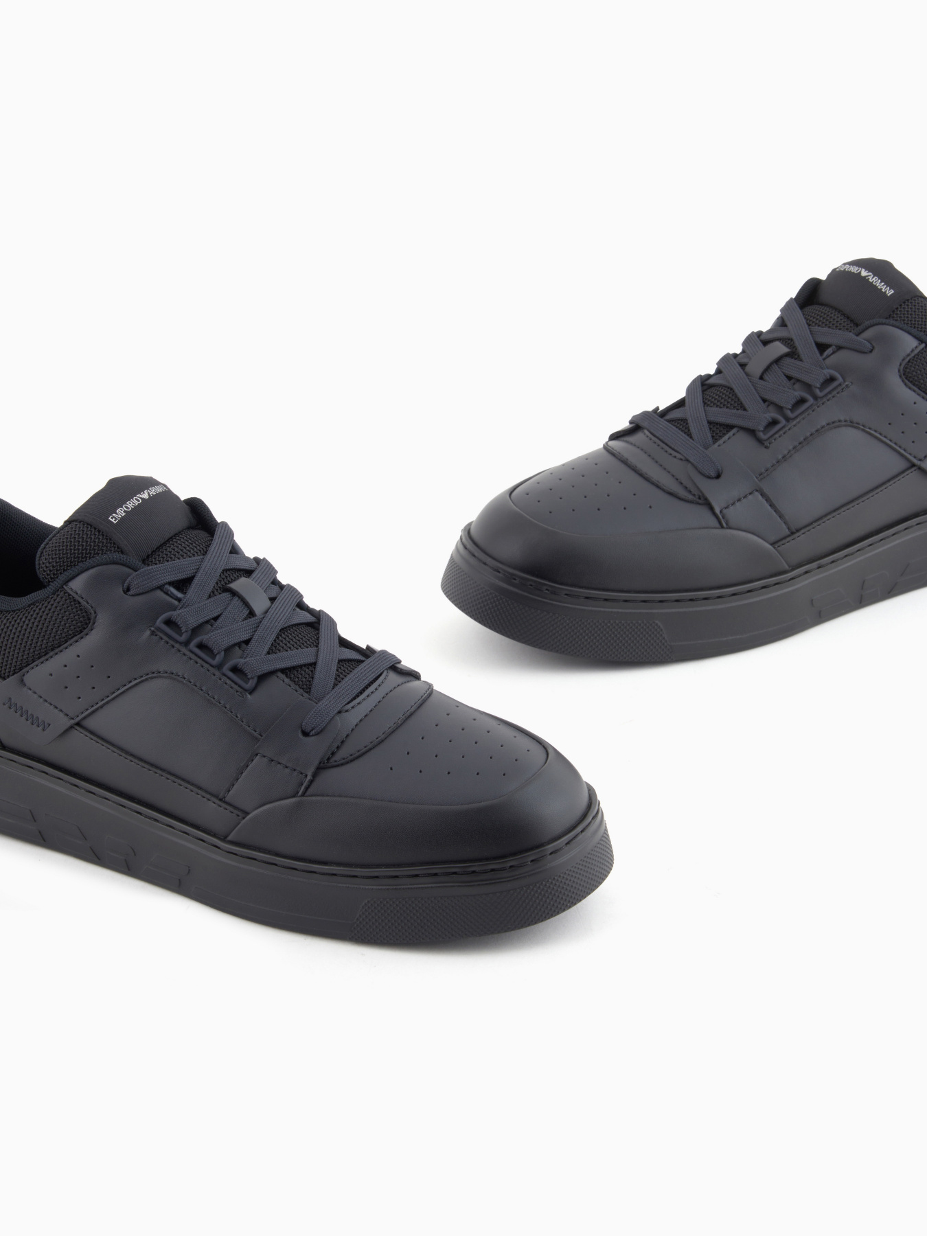 Кеды низкие Emporio Armani модель EM002855-AF18018-MZ312 Фото