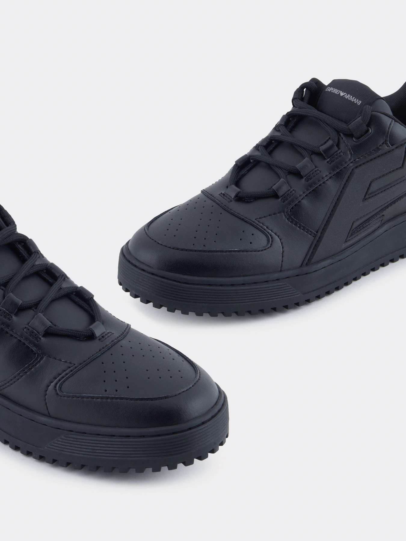 Кеды низкие Emporio Armani модель EM003670-AF19554-UC001 Фото