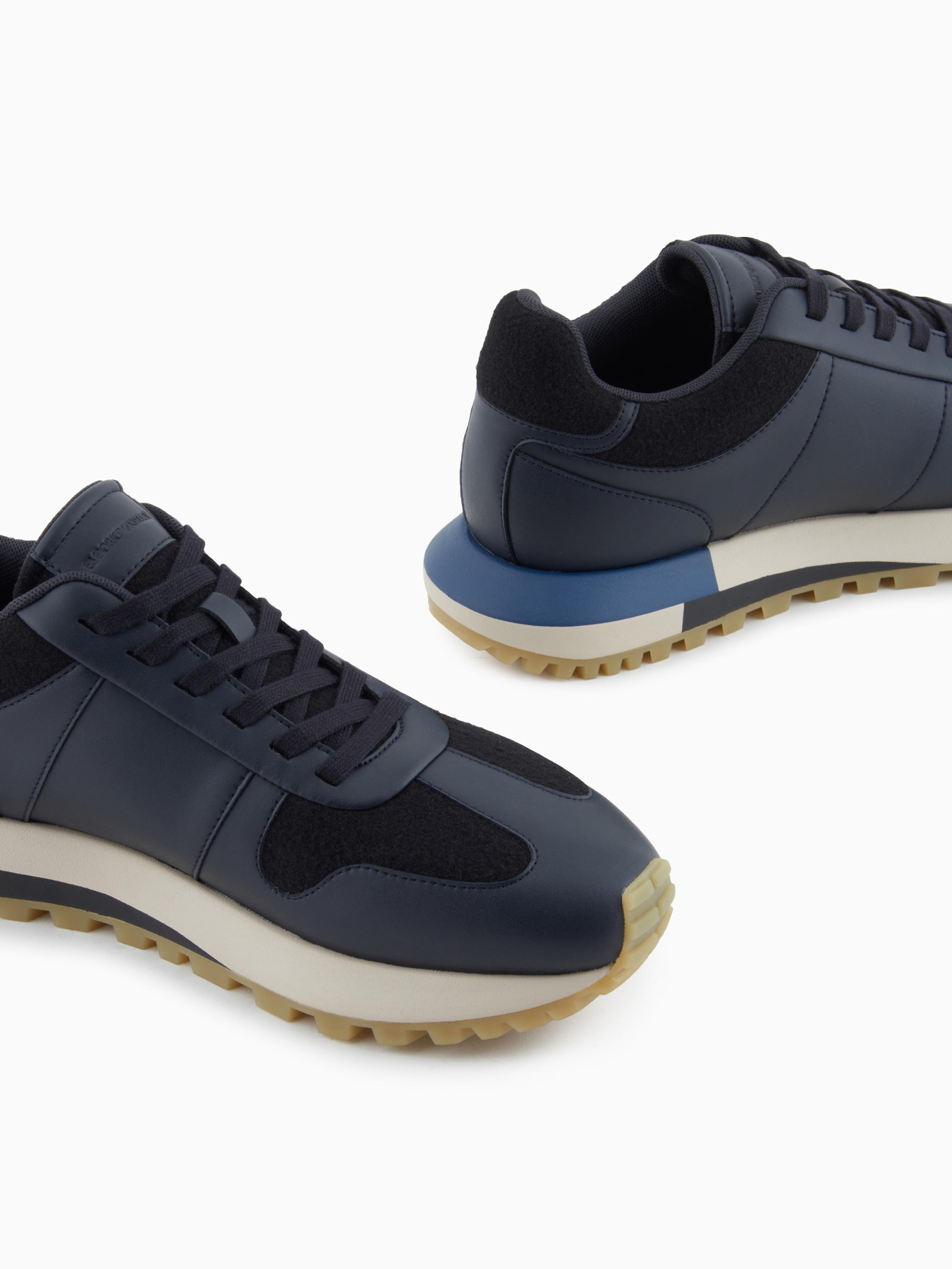 Кросівки повсякденні Emporio Armani модель EM002851-AF18013-ZB005 Фото