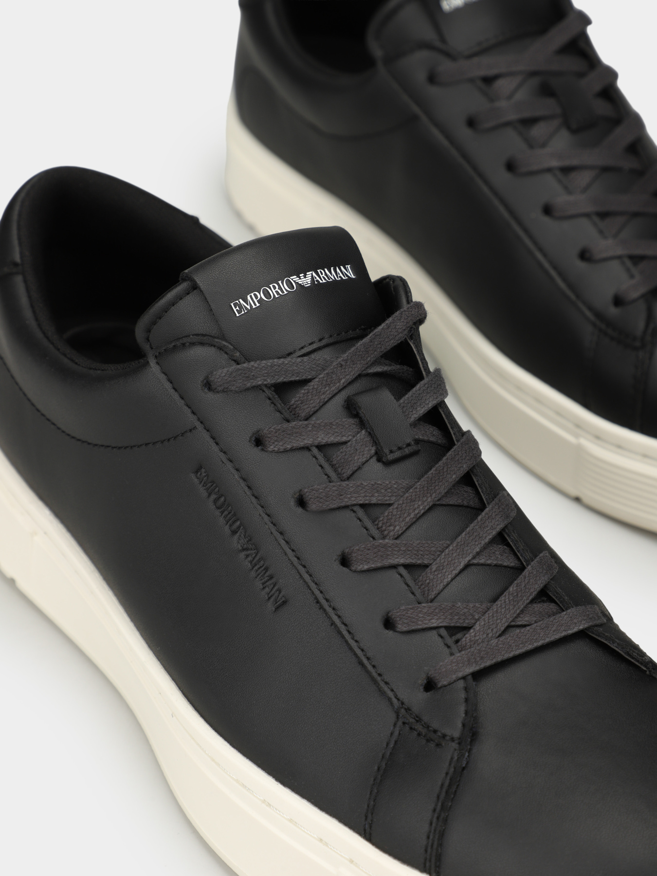 Кеды низкие Emporio Armani модель EM004783-AF20004-UC001 Фото