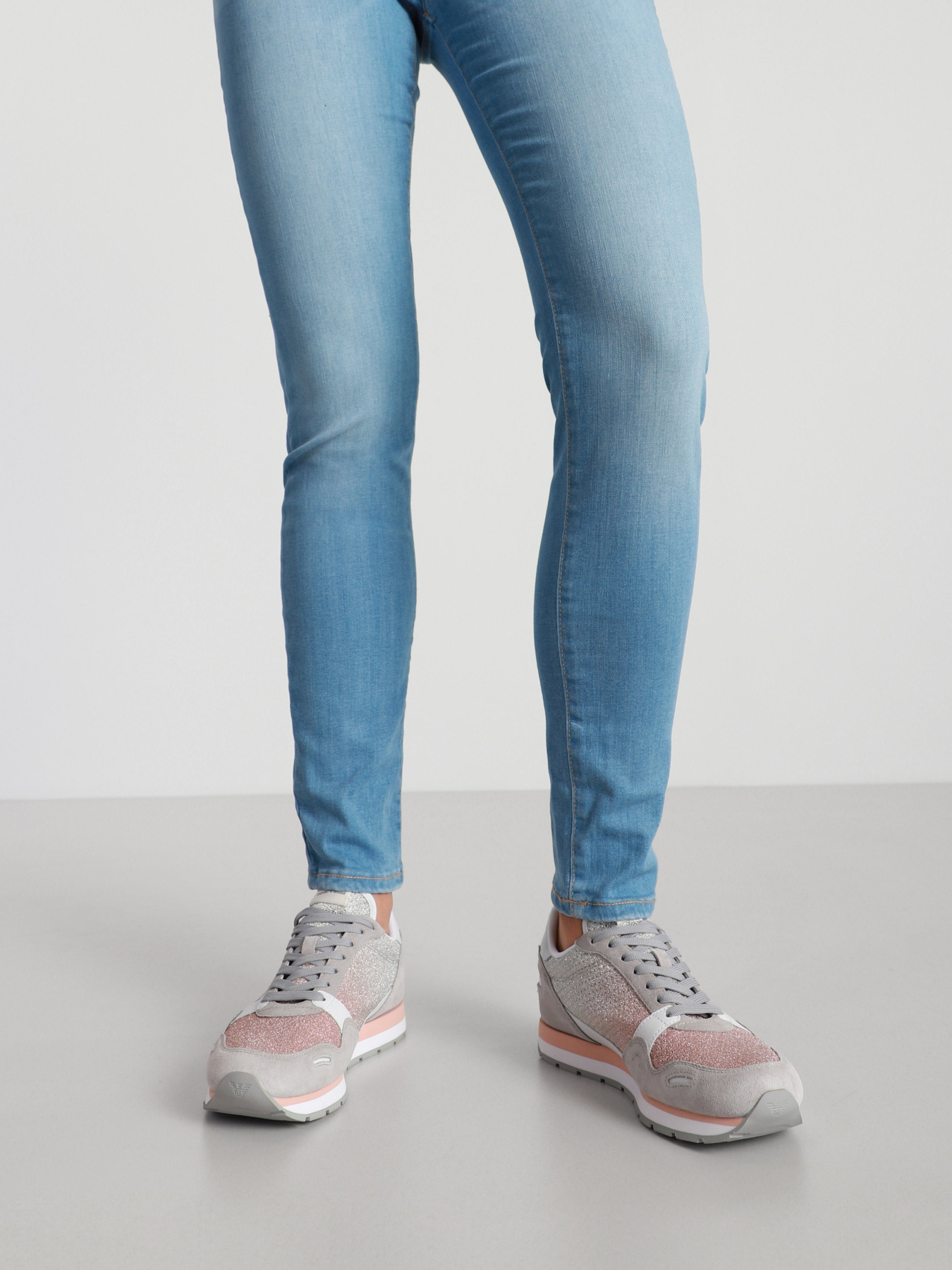 Кросівки повсякденні Emporio Armani модель X3X058-XM684-R902 Фото