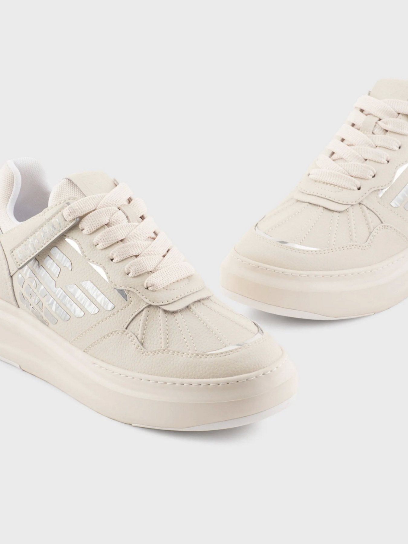 Кроссовки повседневные Emporio Armani модель X3X165-XN704-M696 Кроссовки повседневные Emporio Armani модель X3X165-XN704-M696 Фото