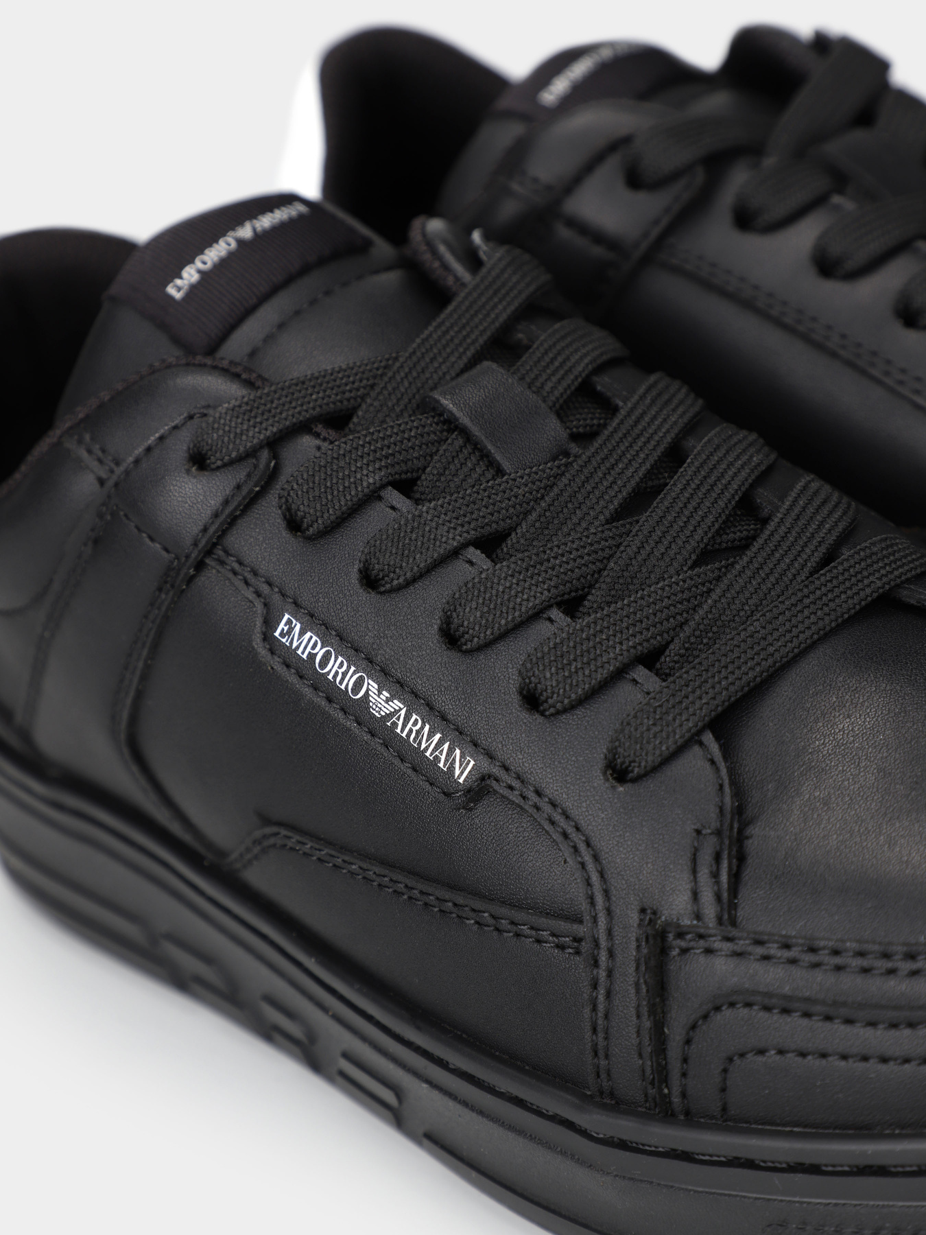 Кроссовки Emporio Armani модель X3X188-XF724-A120 Фото