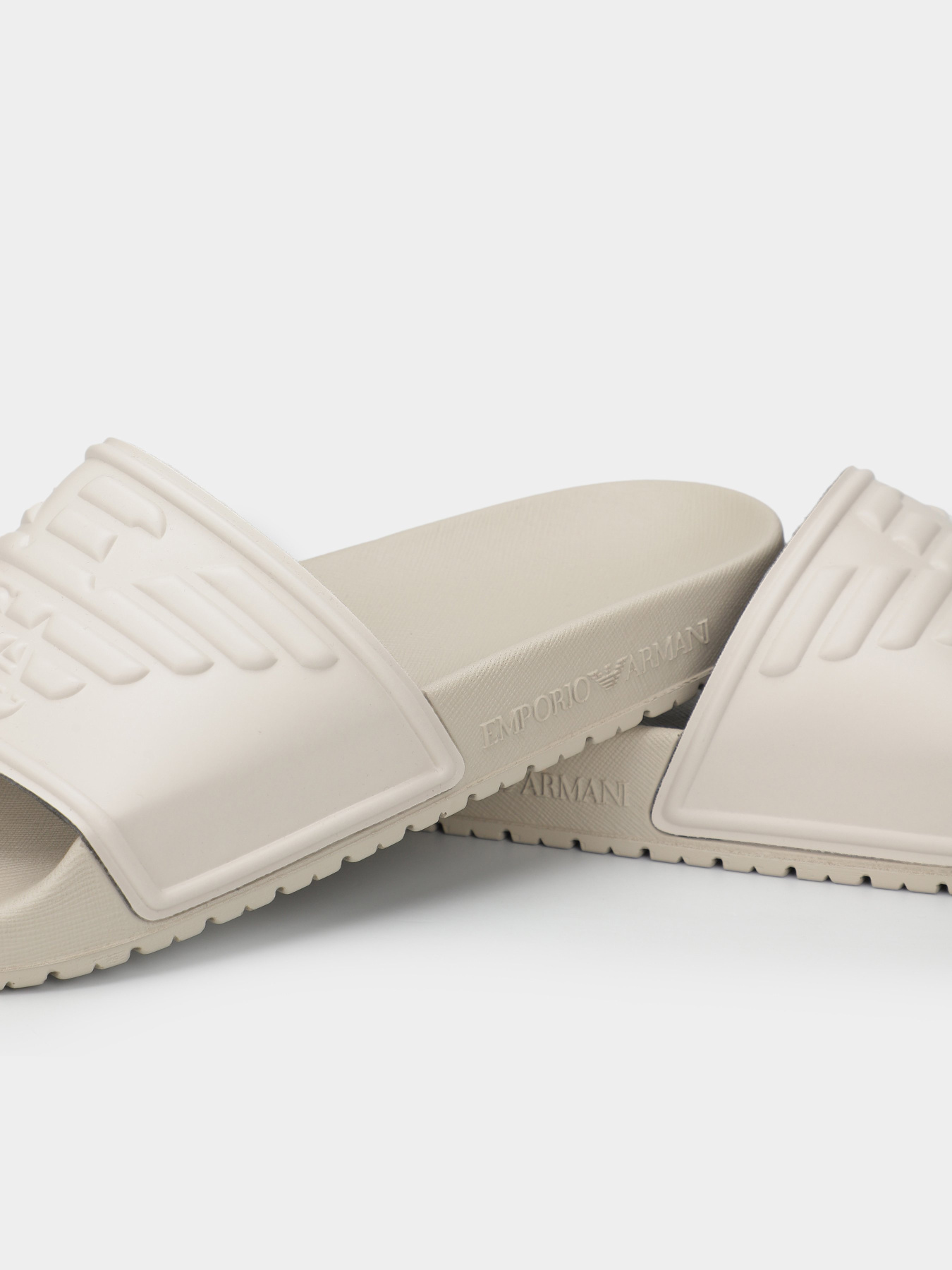 Шлепанцы Emporio Armani модель XVPS08-XN747-N840 Фото