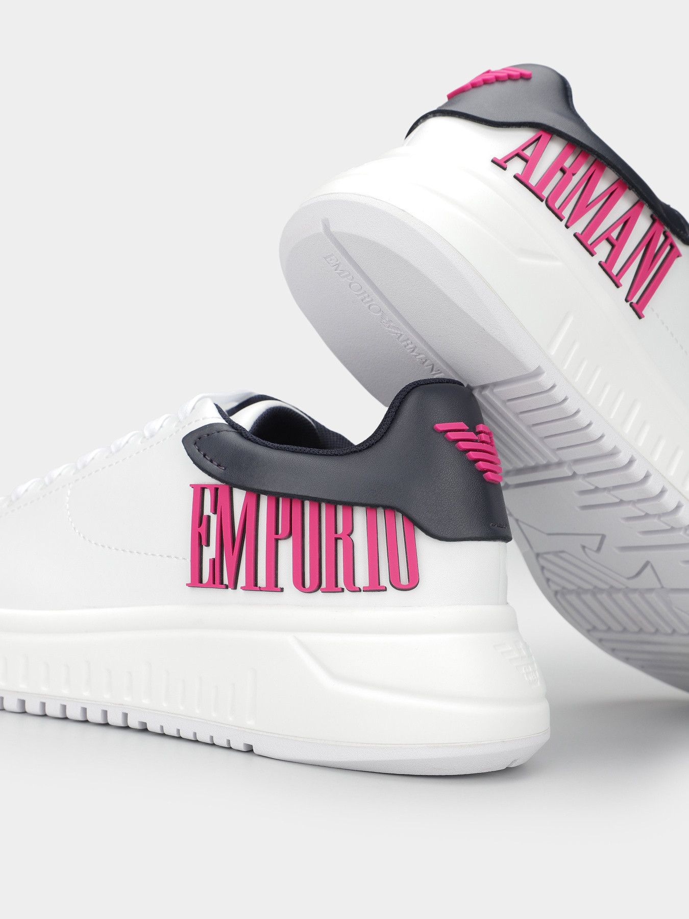 Кроссовки Emporio Armani модель X3X024-XR127-C682 Фото