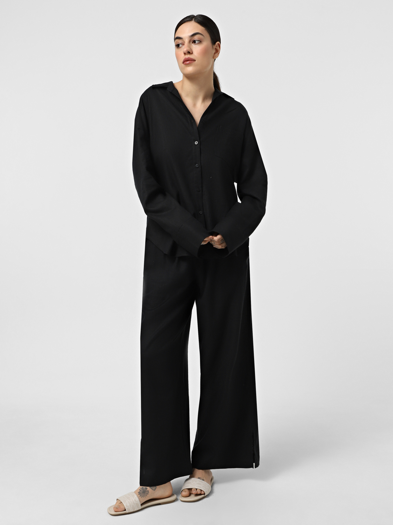 Шльопанці Emporio Armani модель X3P847-XR381-E617 Шльопанці Emporio Armani модель X3P847-XR381-E617 Фото