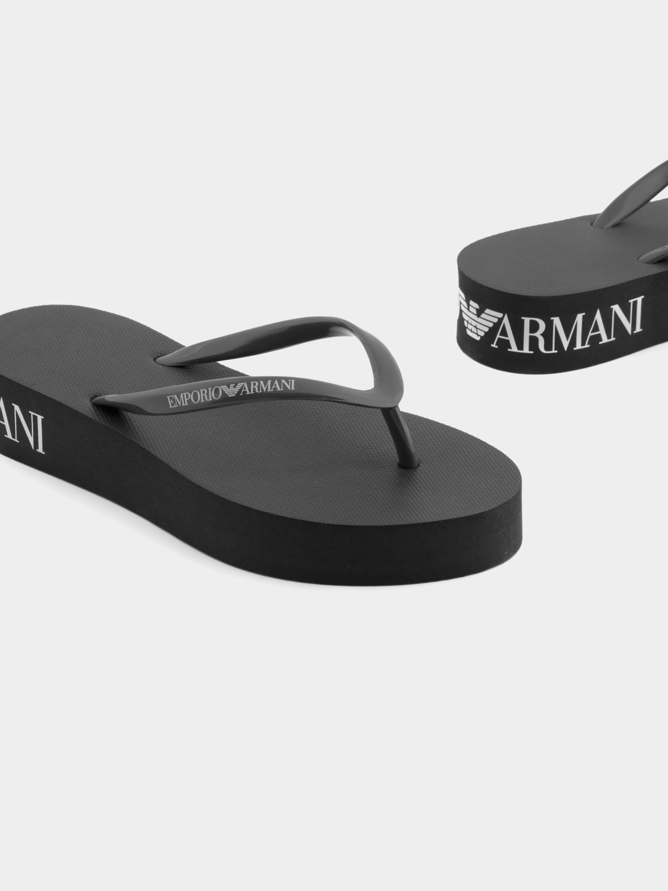 Шльопанці Emporio Armani модель XVQS09-XN118-00002 Шльопанці Emporio Armani модель XVQS09-XN118-00002 Фото