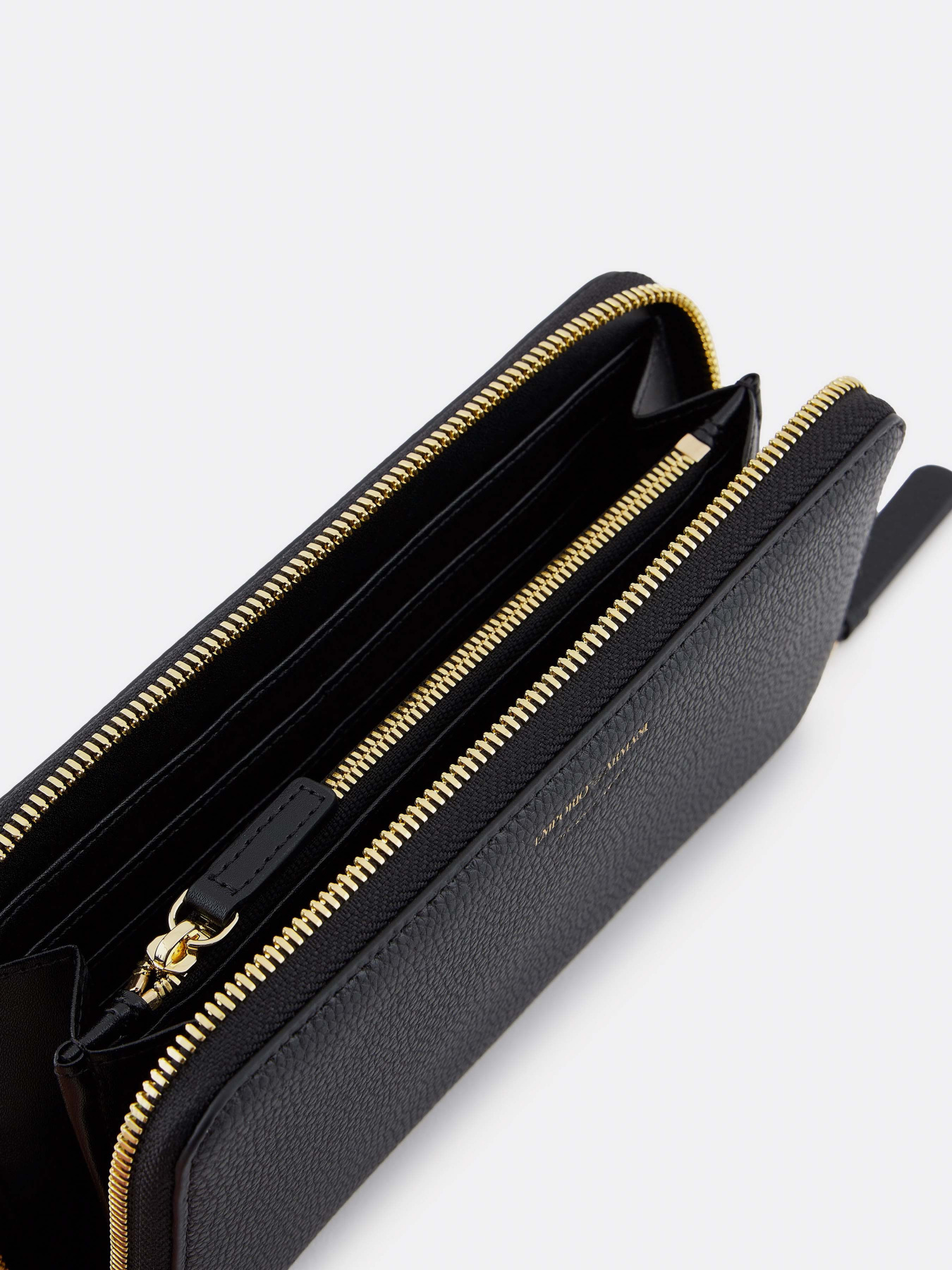 Гаманець Emporio Armani модель EW000366-AF11953-UC001 Гаманець Emporio Armani модель EW000366-AF11953-UC001 Фото