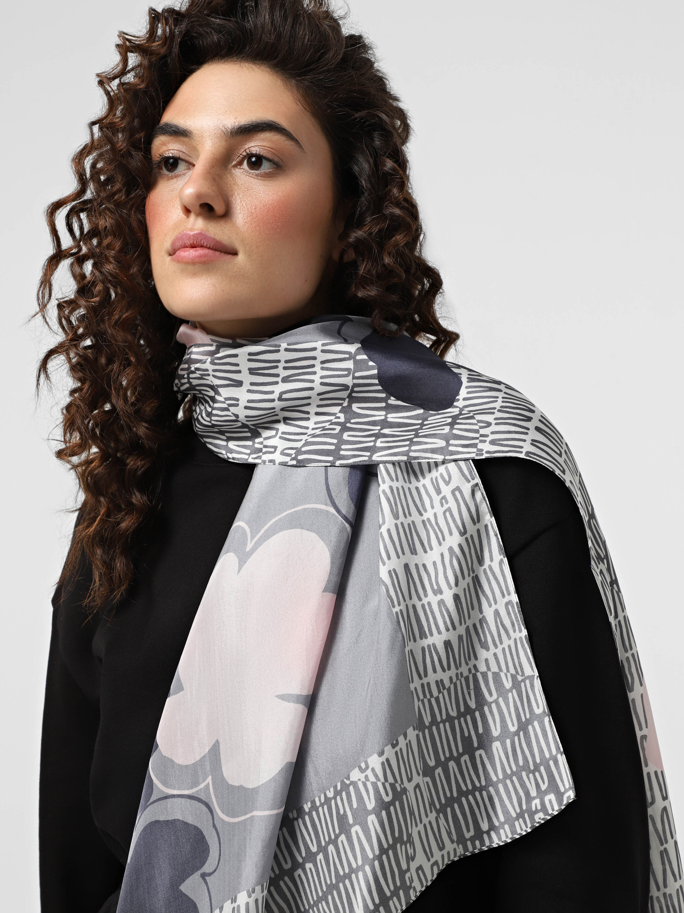 Шарф Emporio Armani модель EW001878-AF15686-FB211 Фото