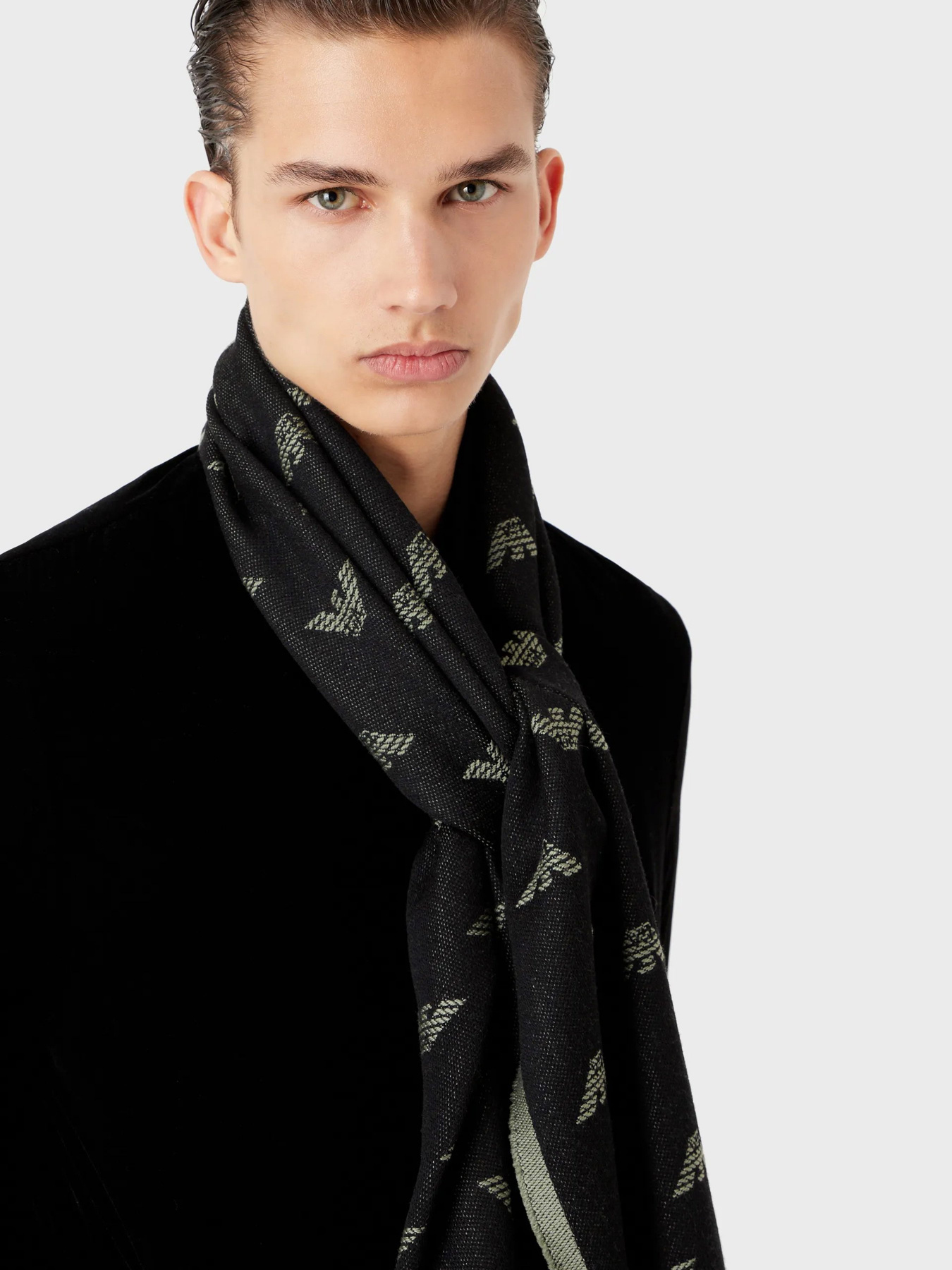 Шарф Emporio Armani модель 625009-CC306-03344 Фото