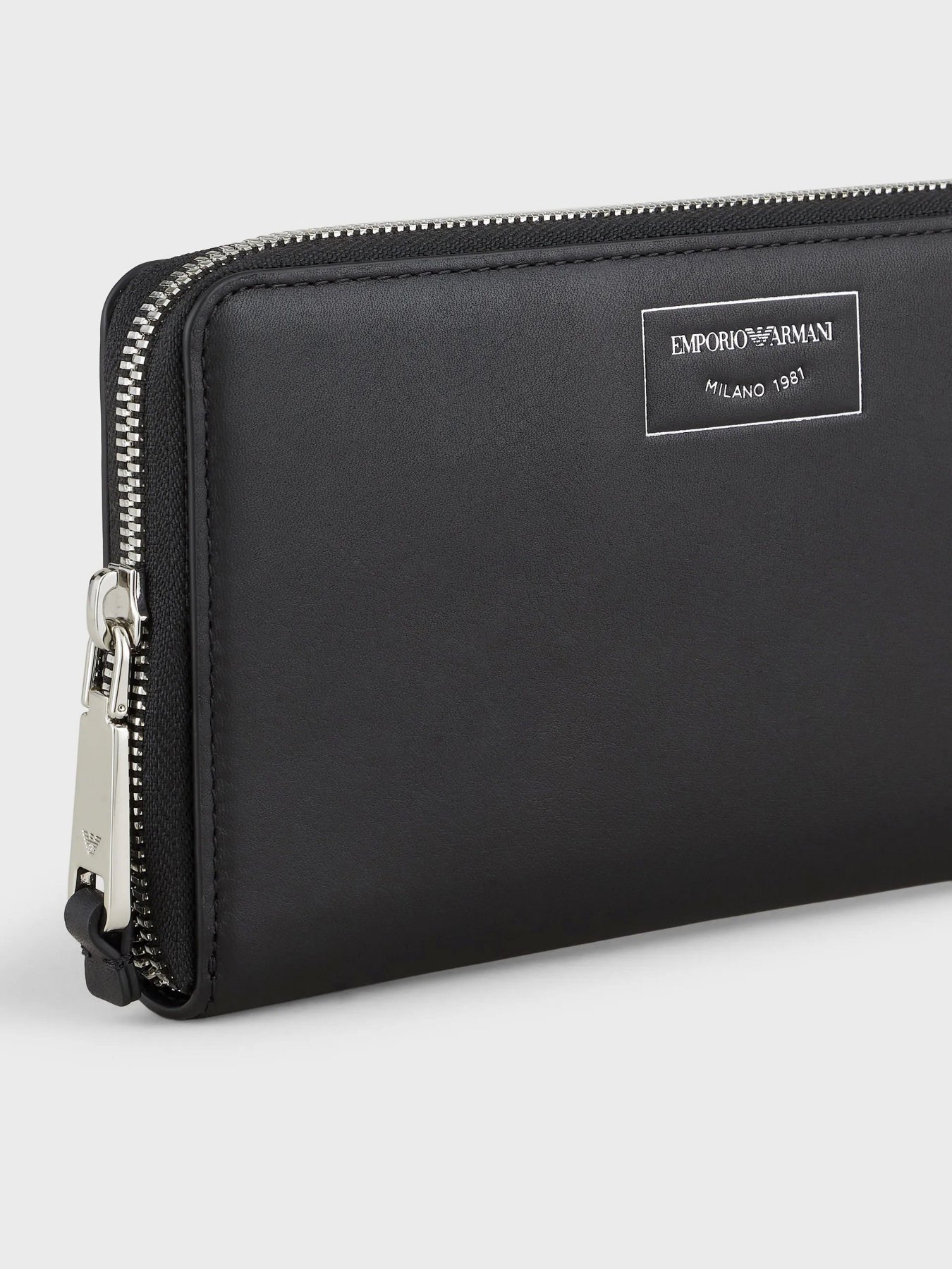 Гаманець Emporio Armani модель Y3H168-Y478E-80001 Гаманець Emporio Armani модель Y3H168-Y478E-80001 Фото