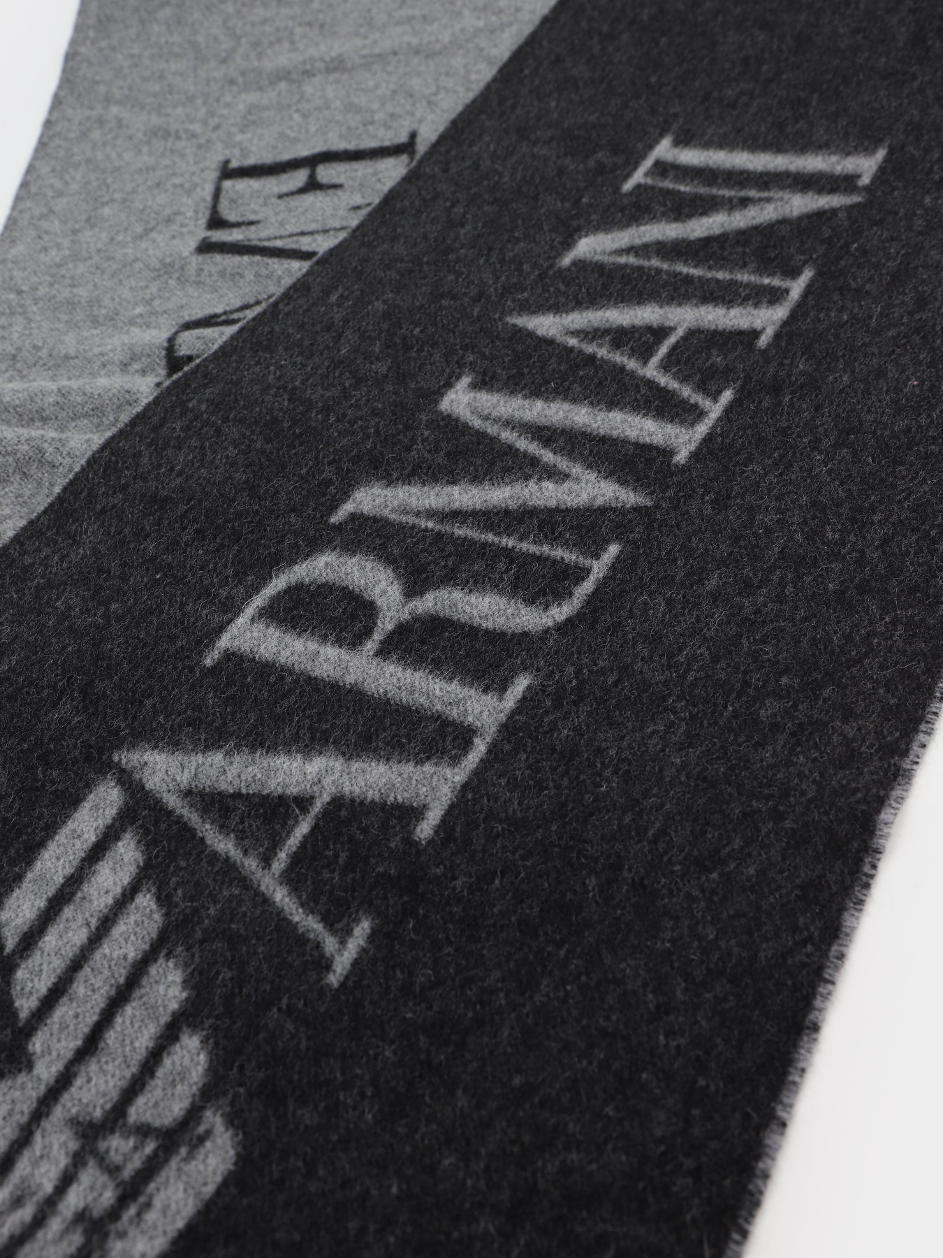 Шарф Emporio Armani модель 625052-2F360-00321 Шарф Emporio Armani модель 625052-2F360-00321 Фото