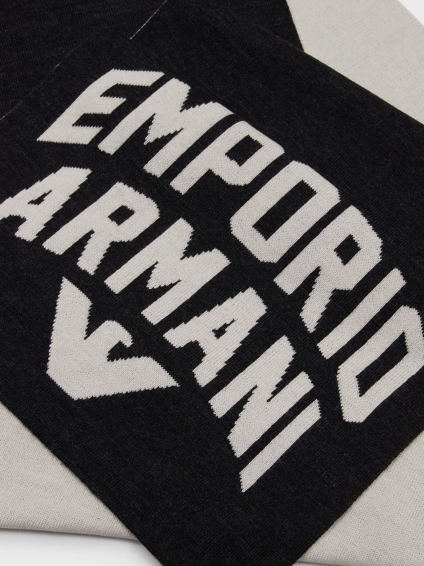 Шарф Emporio Armani модель 625019-3R583-00044 Шарф Emporio Armani модель 625019-3R583-00044 Фото