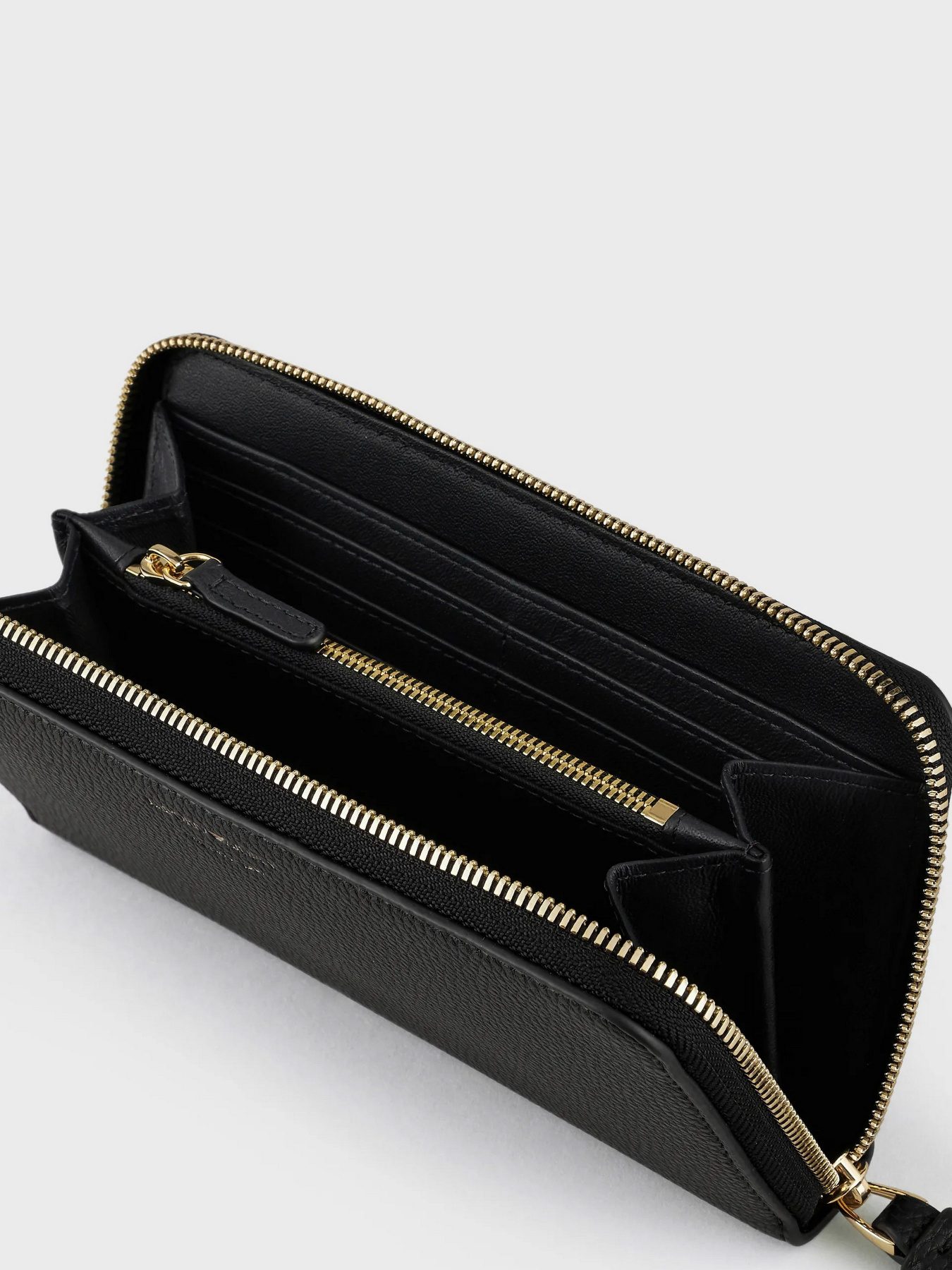 Кошелек Emporio Armani модель Y3H168-YFW9B-80001 Фото