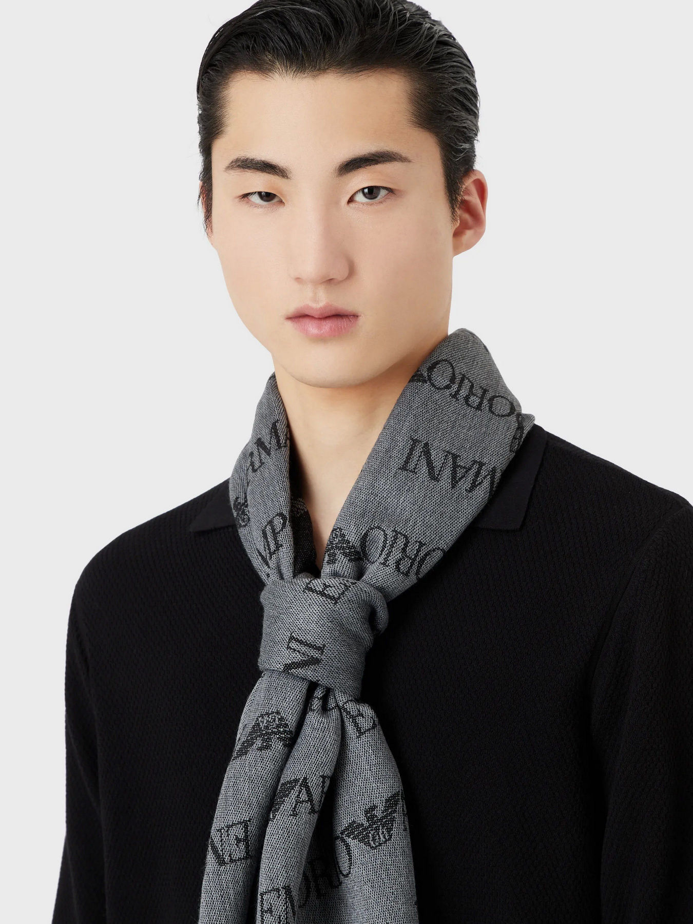 Шарф Emporio Armani модель 625060-CC786-00041 Шарф Emporio Armani модель 625060-CC786-00041 Фото