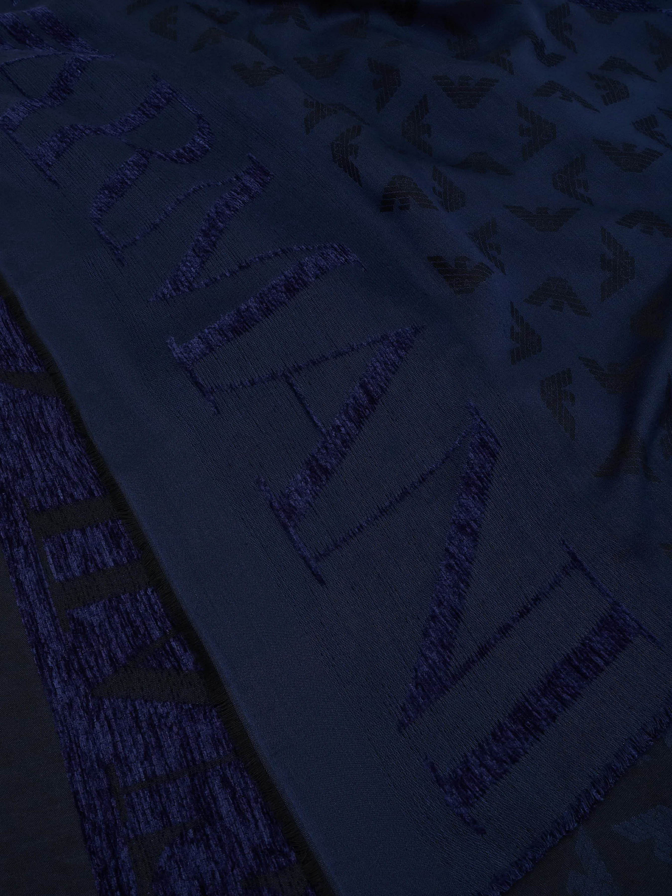 Шарф Emporio Armani модель 635243-3F315-00035 Фото