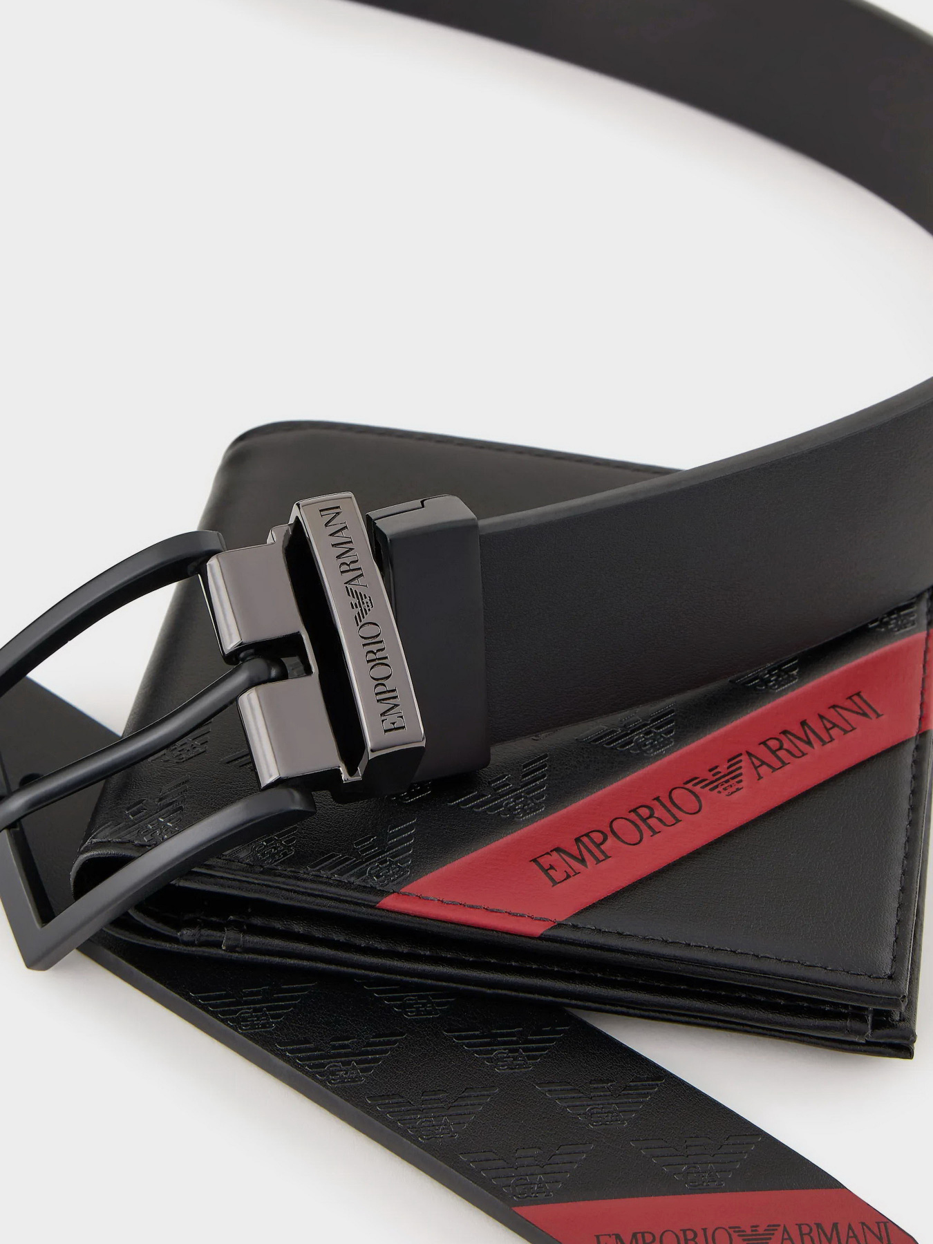 Кошелек Emporio Armani модель Y4R538-YQ12V-80681 Фото