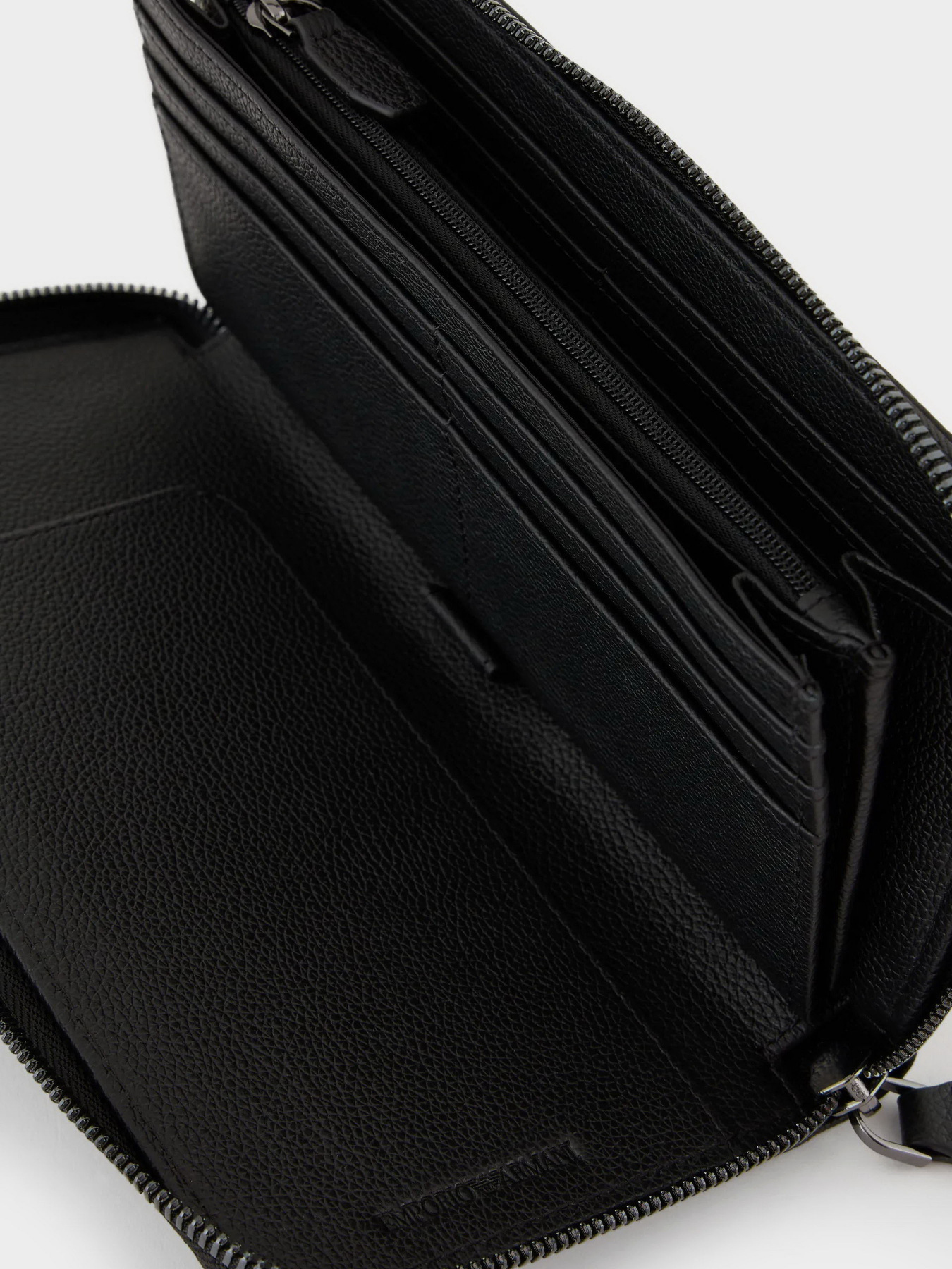 Гаманець Emporio Armani модель Y4R569-YQ13X-80648 Гаманець Emporio Armani модель Y4R569-YQ13X-80648 Фото