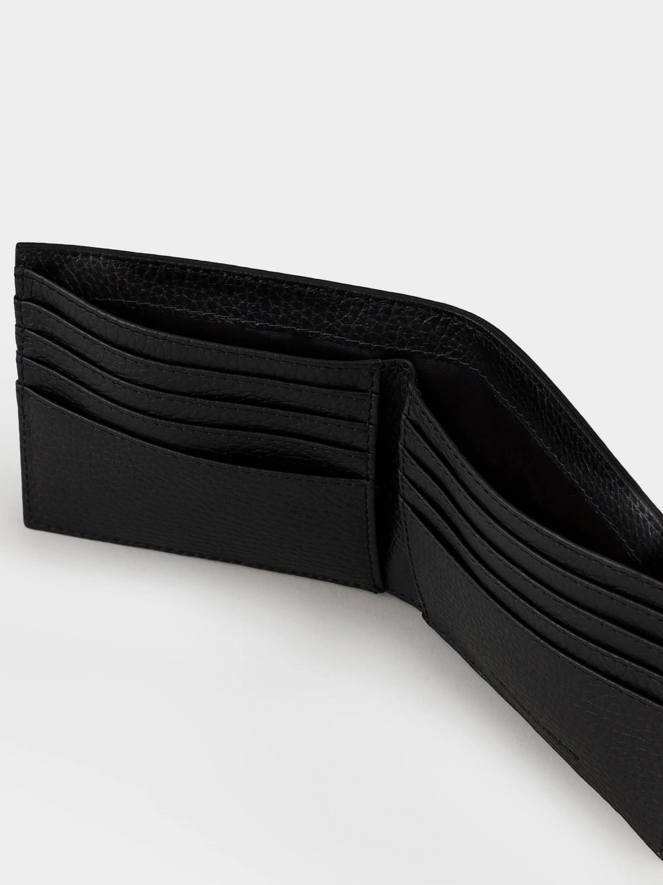 Кошелек Emporio Armani Essential модель Y4R168-Y068E-80001 Кошелек Emporio Armani Essential модель Y4R168-Y068E-80001 Фото