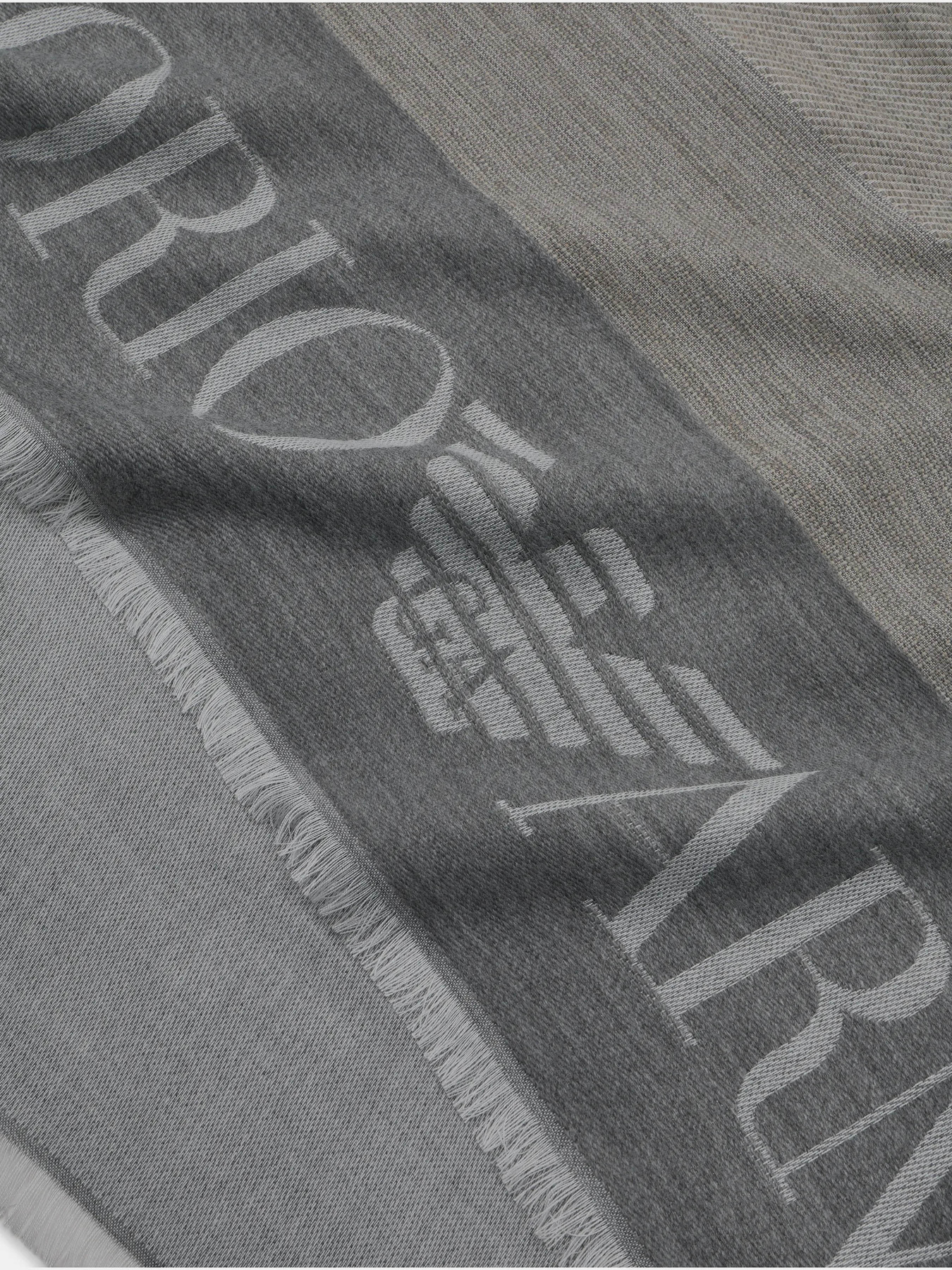 Шарф Emporio Armani модель 635206-4F303-00031 Фото