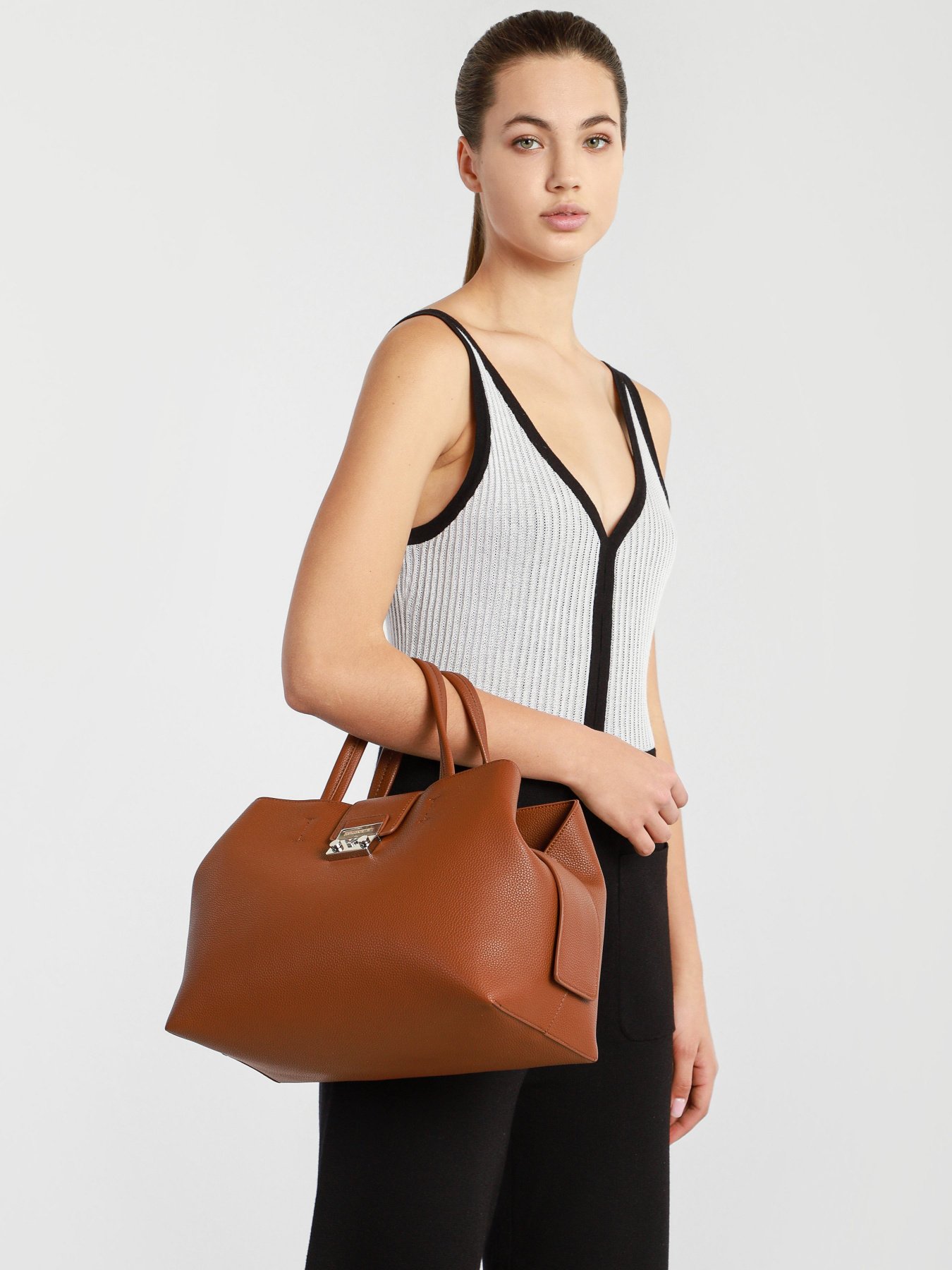 Сумка Emporio Armani модель Y3A126-Y252E-80082 Фото