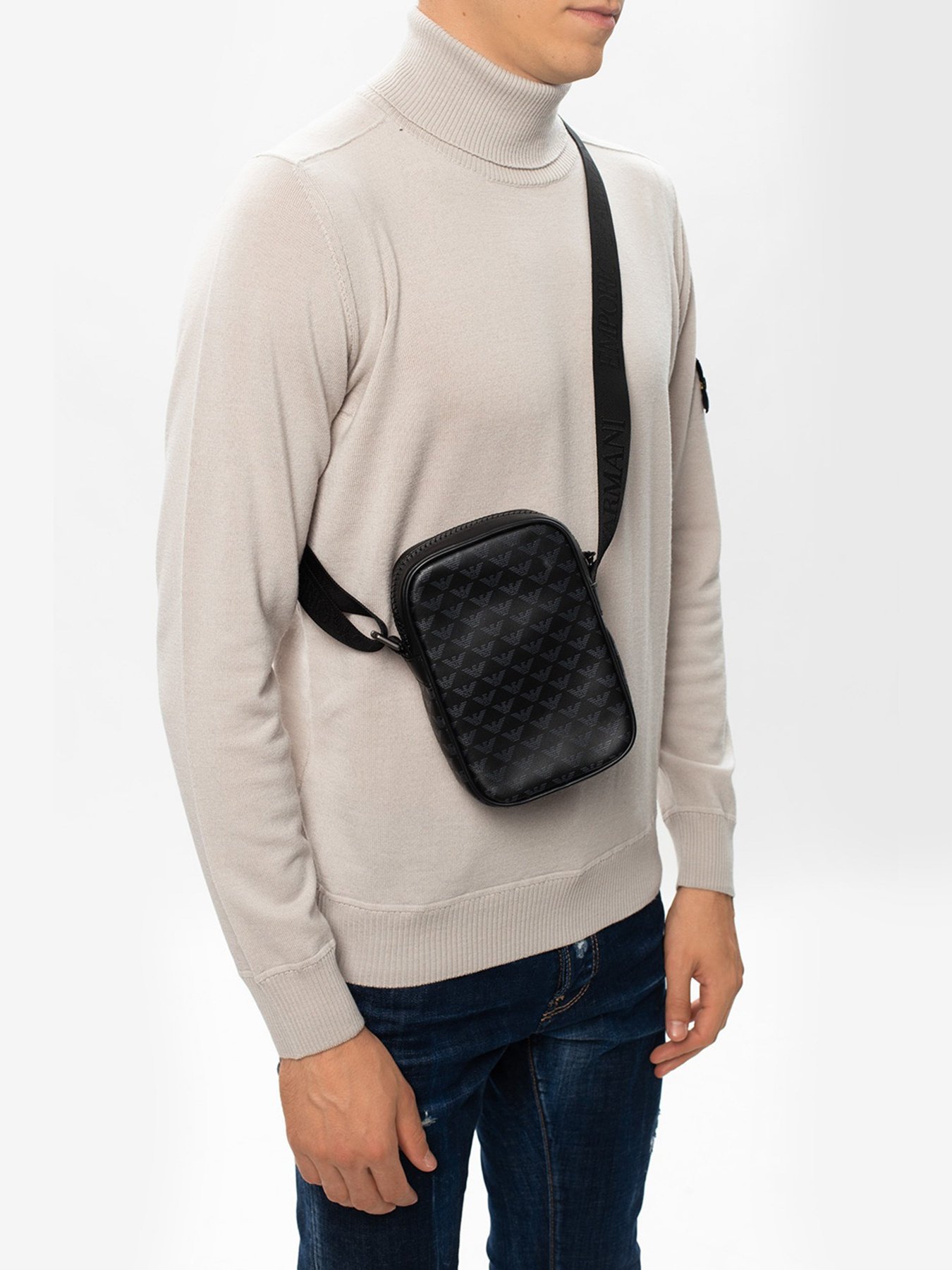 Мессенджер Emporio Armani модель Y4M230-YTO2J-84284 Фото