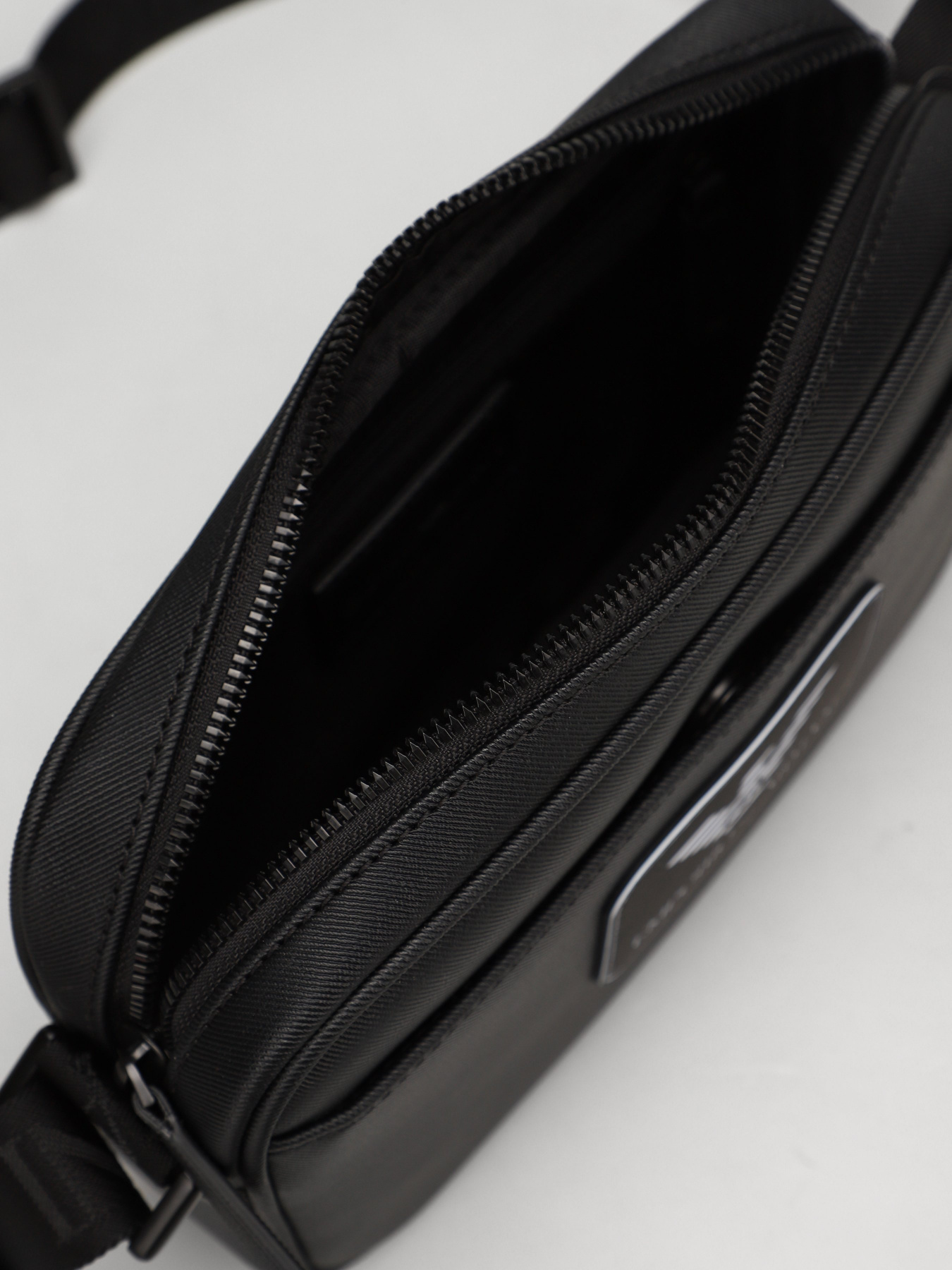 Мессенджер Emporio Armani модель Y4M241-Y019V-81072 Фото