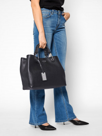 Сумка Emporio Armani модель Y3D165-YTQ8X-80001 Сумка Emporio Armani модель Y3D165-YTQ8X-80001 Фото