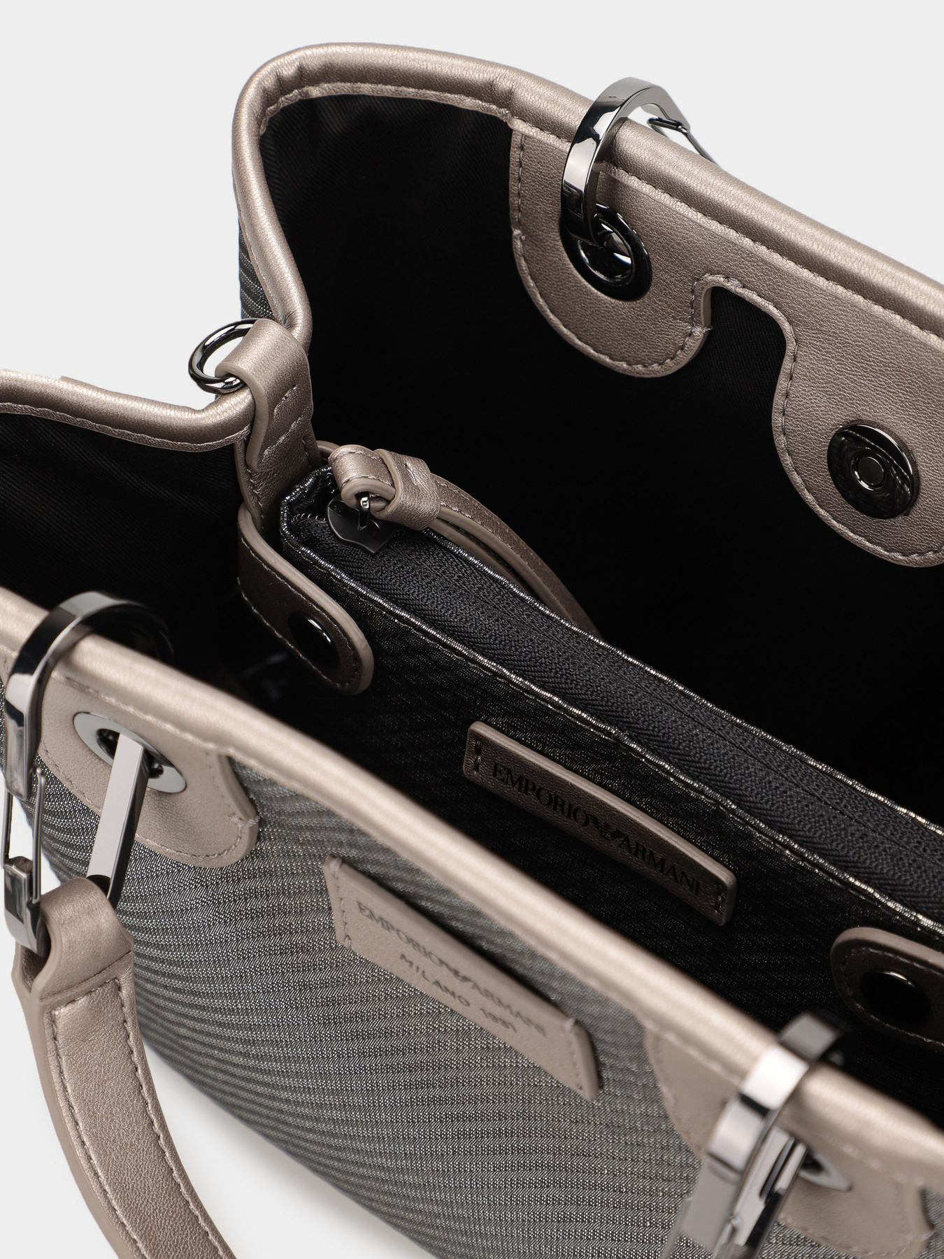 Сумка Emporio Armani модель Y3D166-Y395X-81028 Сумка Emporio Armani модель Y3D166-Y395X-81028 Фото