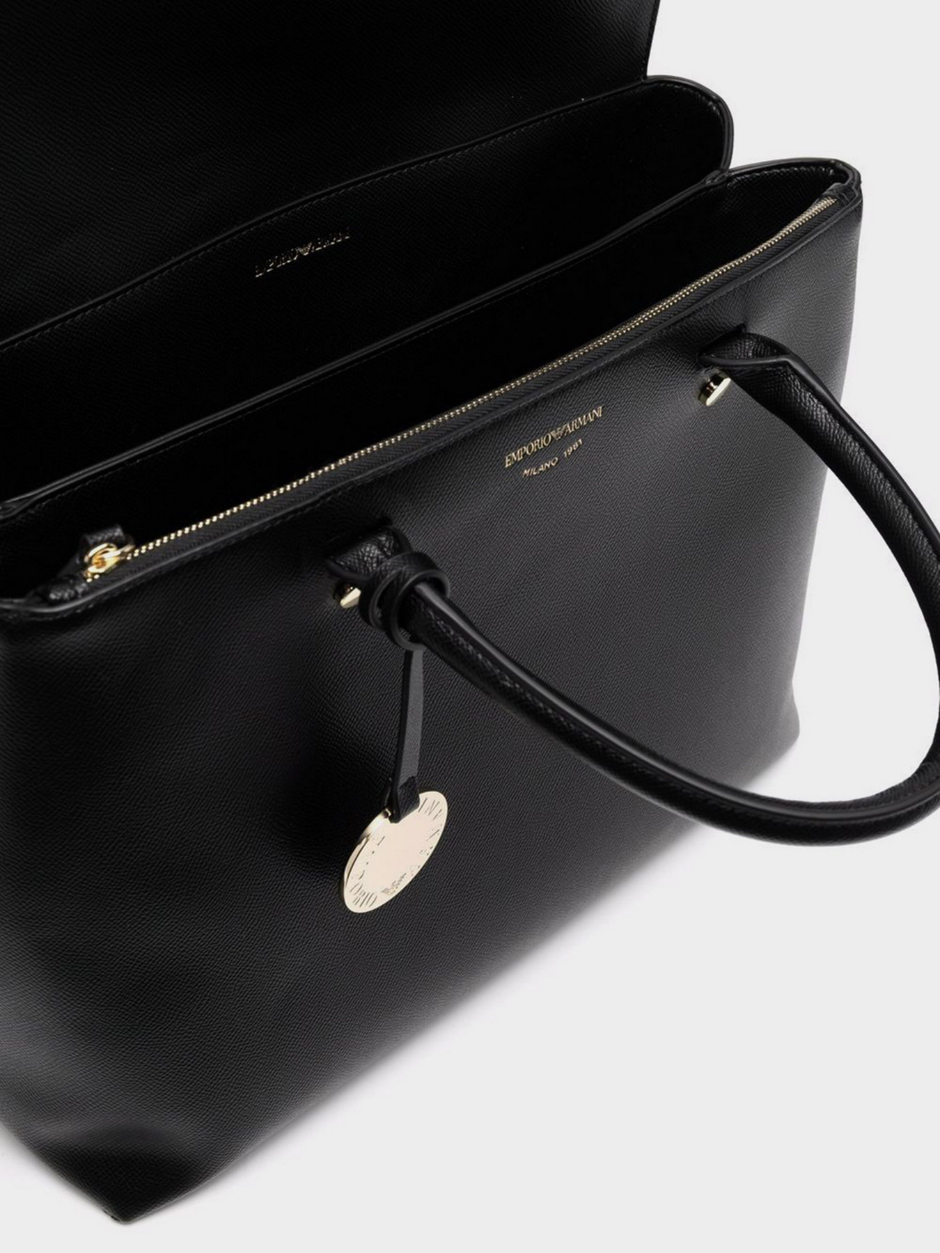 Сумка Emporio Armani модель Y3D240-Y406A-80001 Сумка Emporio Armani модель Y3D240-Y406A-80001 Фото