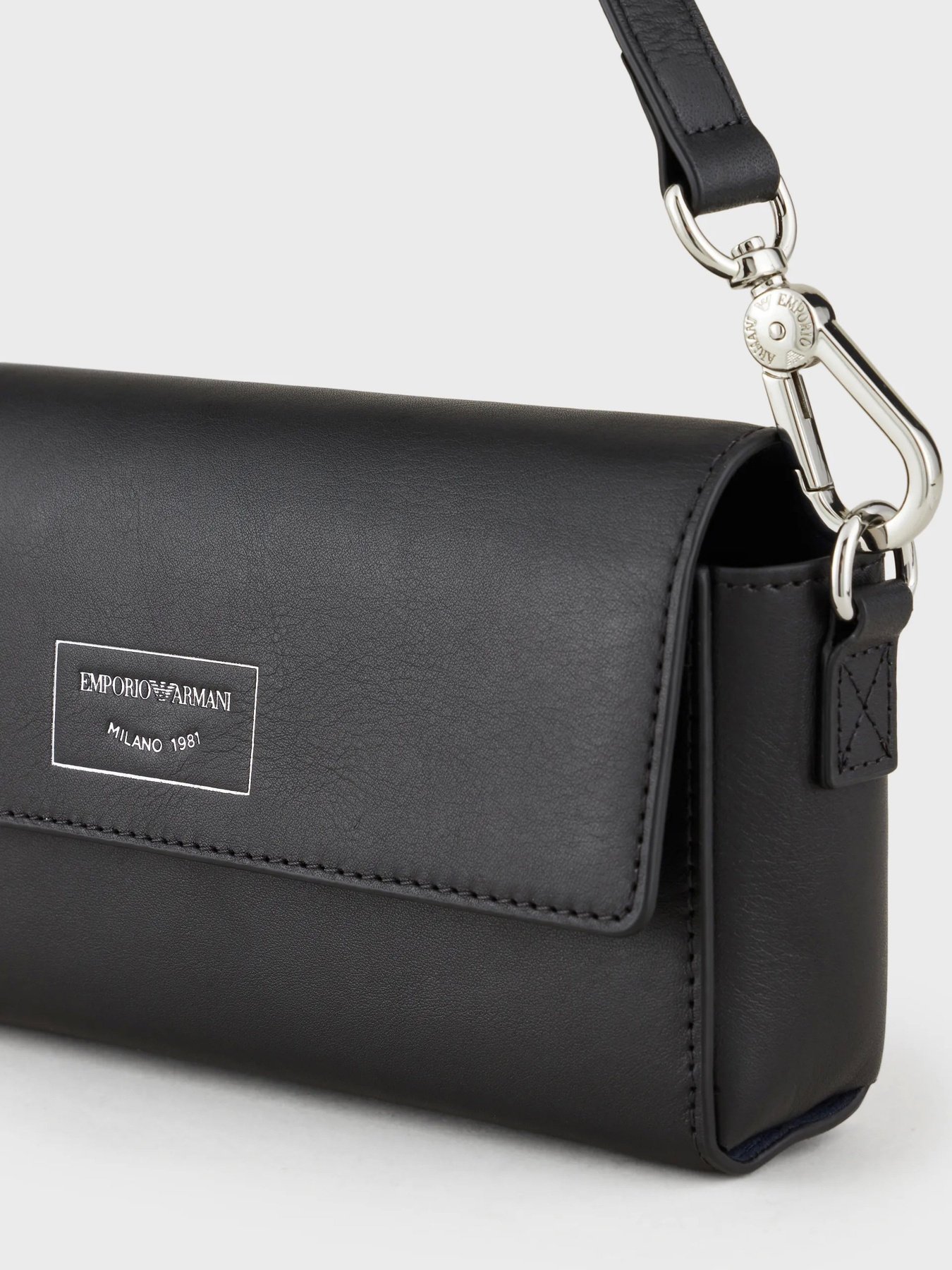 Сумка Emporio Armani модель Y3H301-Y478E-80001 Фото