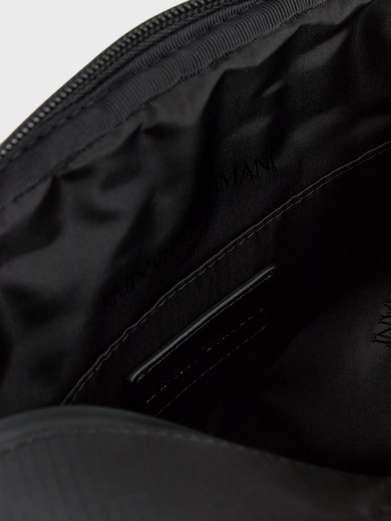 Кросс-боди Emporio Armani модель Y4M377-Y196V-81073 Фото