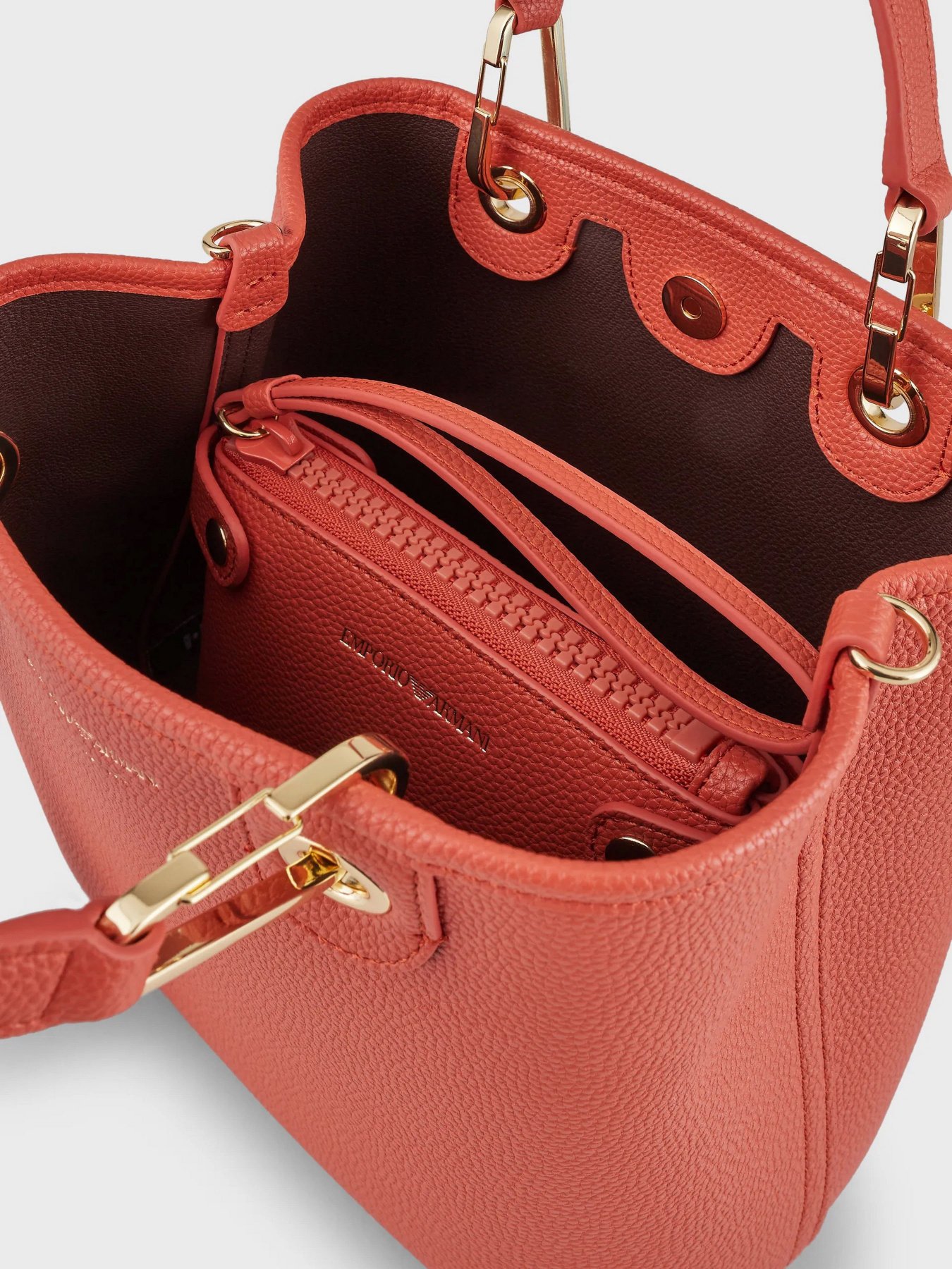 Сумка Emporio Armani MYEA модель Y3D255-YFO5B-89612 Фото