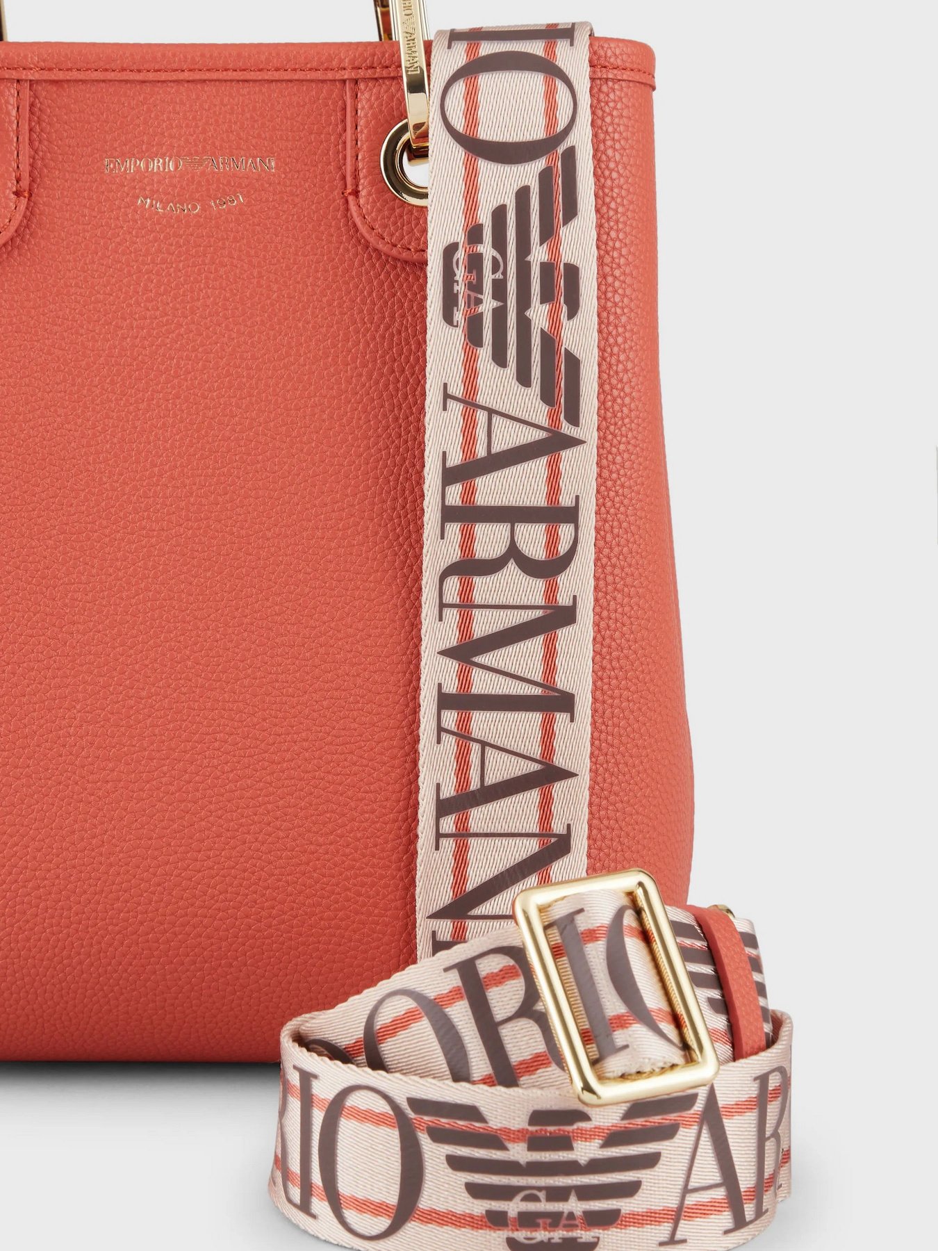 Сумка Emporio Armani MYEA модель Y3D255-YFO5B-89612 Фото