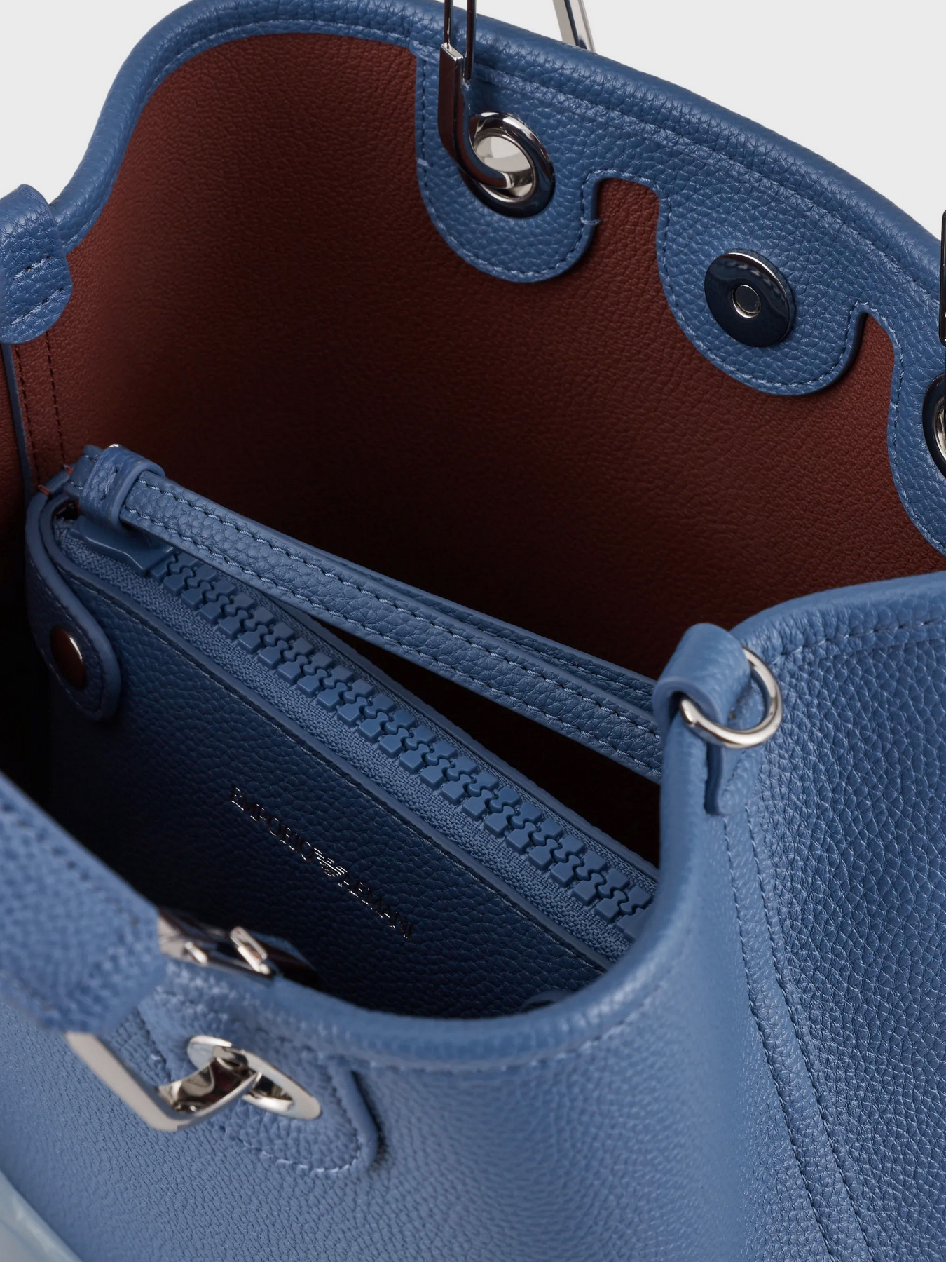 Сумка Emporio Armani MYEA модель Y3D255-YFO5E-89587 Фото