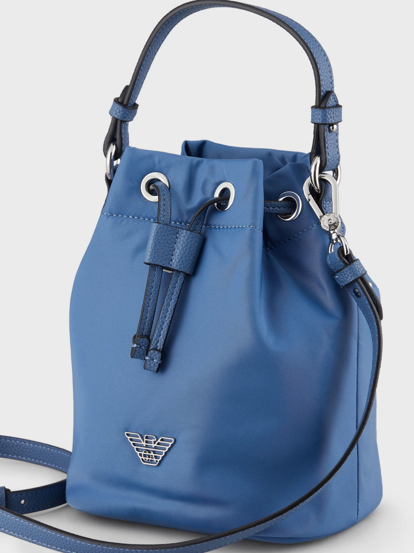 Сумка Emporio Armani Travel Essentials модель Y3E210-YVL7E-80214 Сумка Emporio Armani Travel Essentials модель Y3E210-YVL7E-80214 Фото