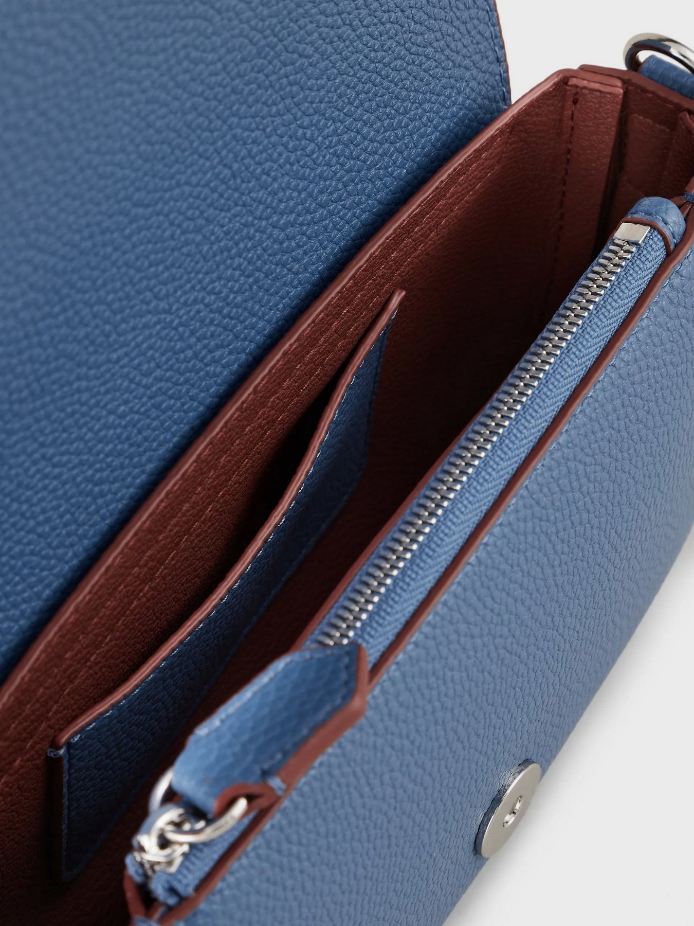 Кросс-боди Emporio Armani модель Y3H294-YFO5E-89587 Кросс-боди Emporio Armani модель Y3H294-YFO5E-89587 Фото