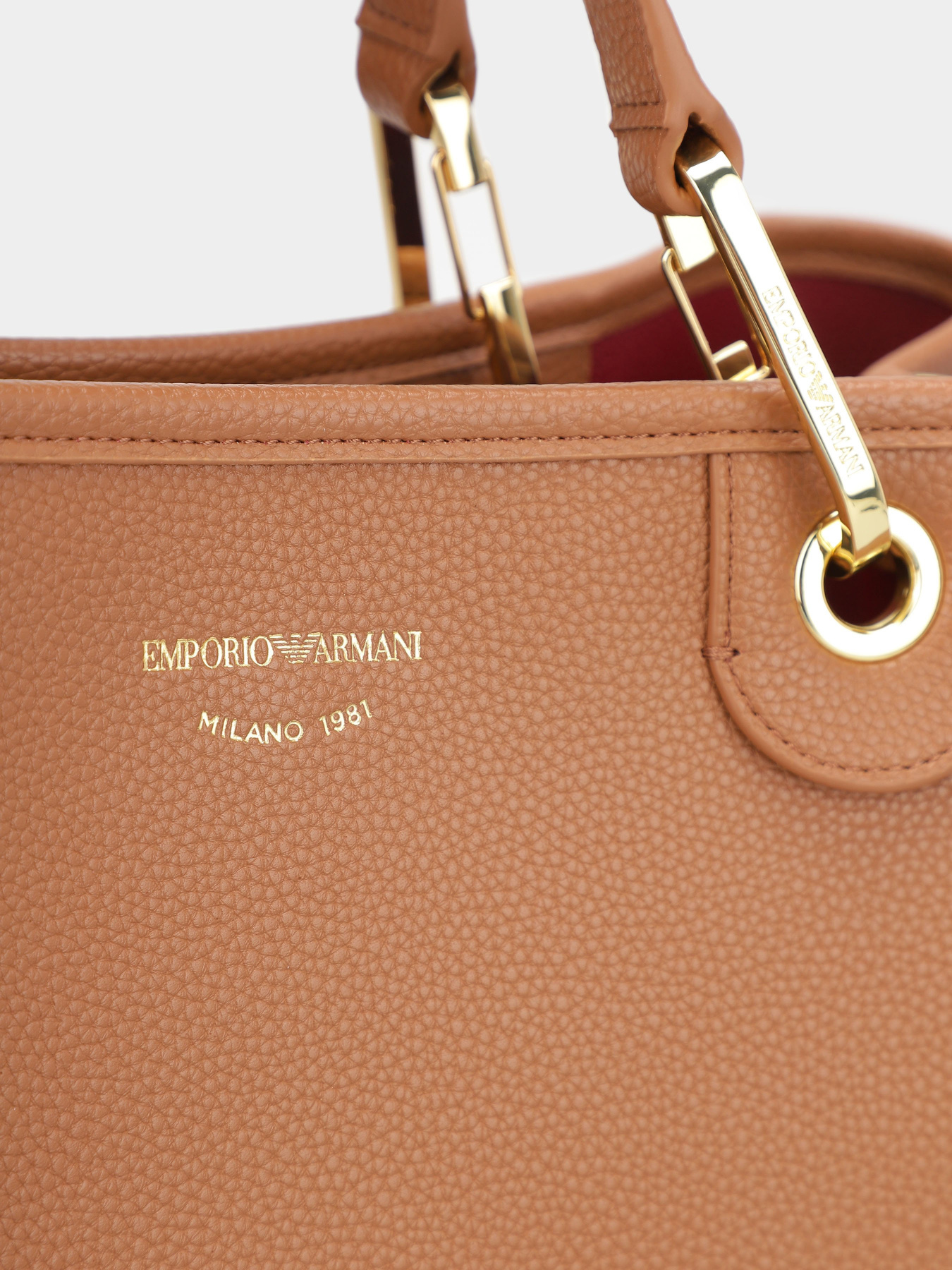 Сумка Emporio Armani модель Y3D165-YFO5B-80570 Сумка Emporio Armani модель Y3D165-YFO5B-80570 Фото