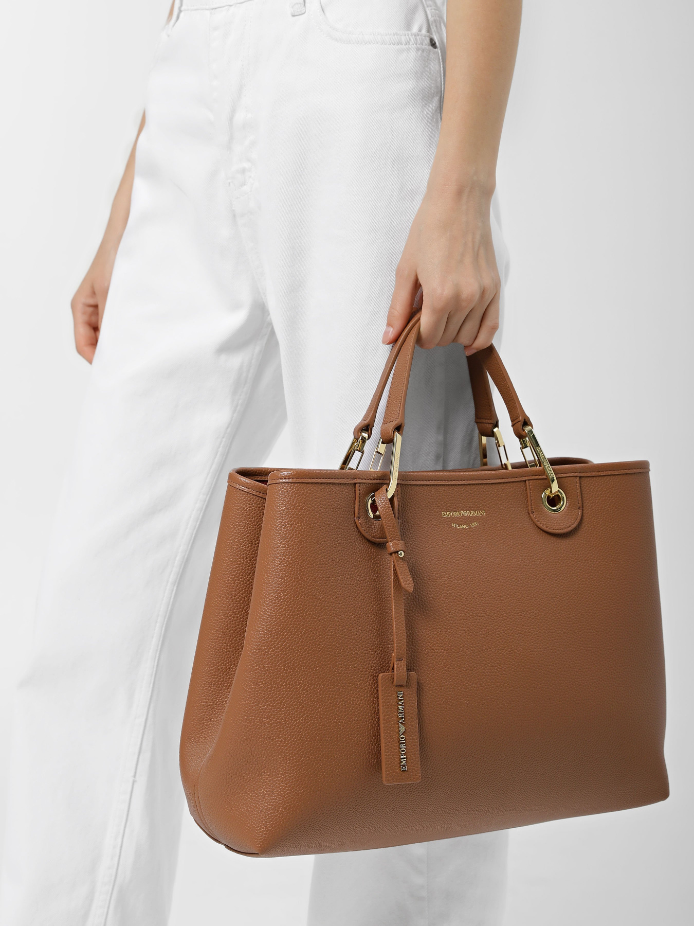 Сумка Emporio Armani модель Y3D165-YFO5B-80570 Сумка Emporio Armani модель Y3D165-YFO5B-80570 Фото