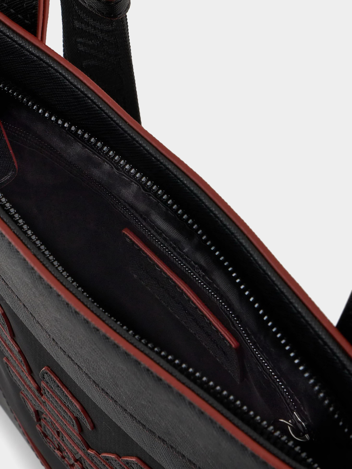 Мессенджер Emporio Armani модель Y4M185-Y216J-80557 Фото