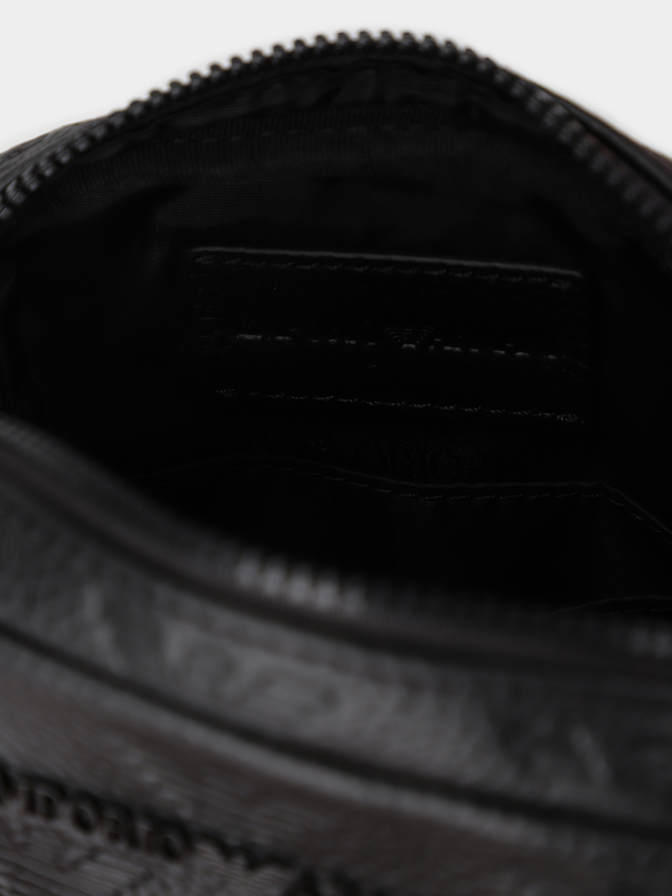 Сумки Emporio Armani модель Y4R460-Y142V-81072 Сумки Emporio Armani модель Y4R460-Y142V-81072 Фото