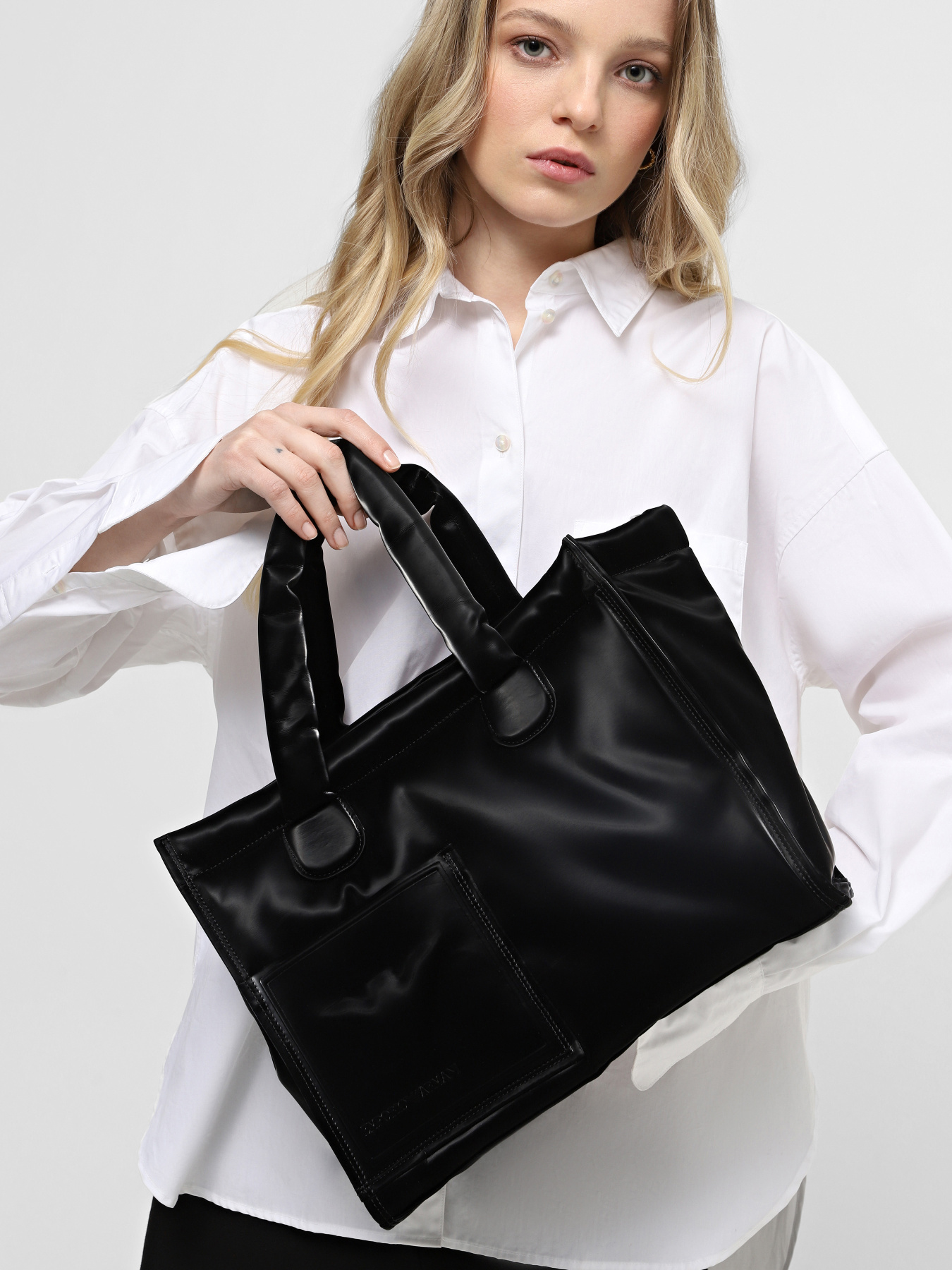 Сумка Emporio Armani модель Y3D271-YWE7E-80001 Сумка Emporio Armani модель Y3D271-YWE7E-80001 Фото