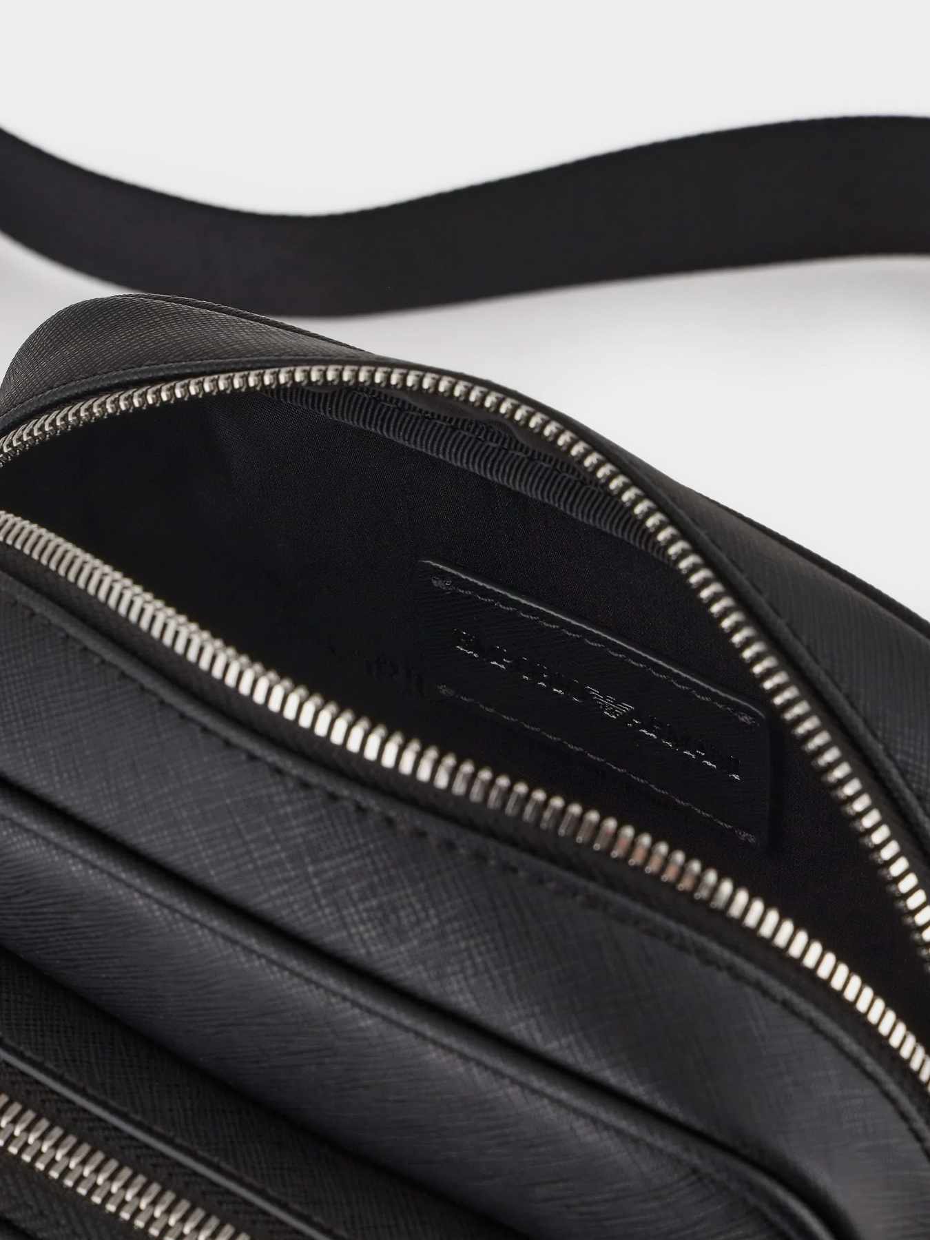 Мессенджер Emporio Armani модель Y4M387-Y138E-81072 Фото