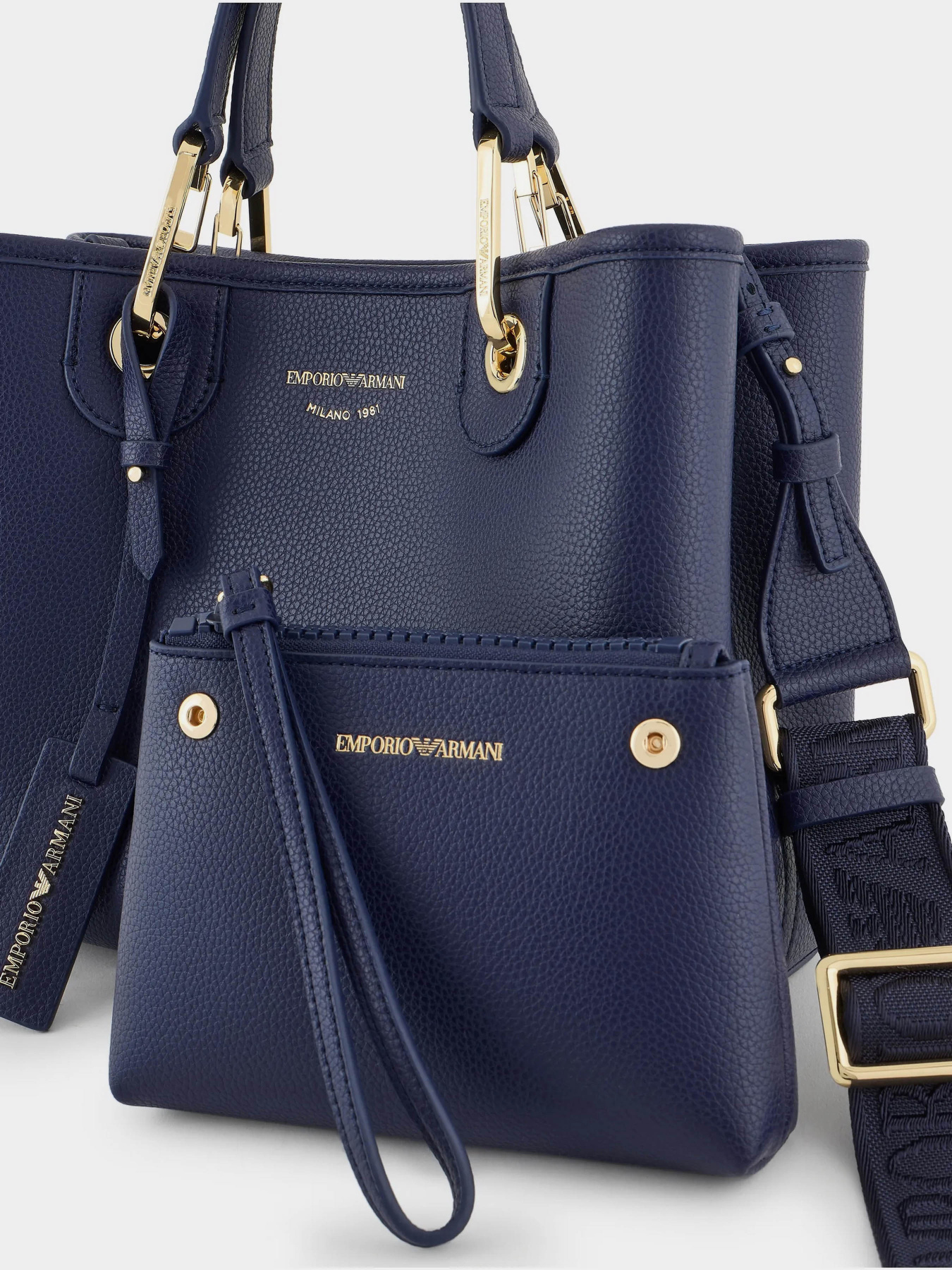 Сумка Emporio Armani модель EW000361-AF12036-MB051 Сумка Emporio Armani модель EW000361-AF12036-MB051 Фото