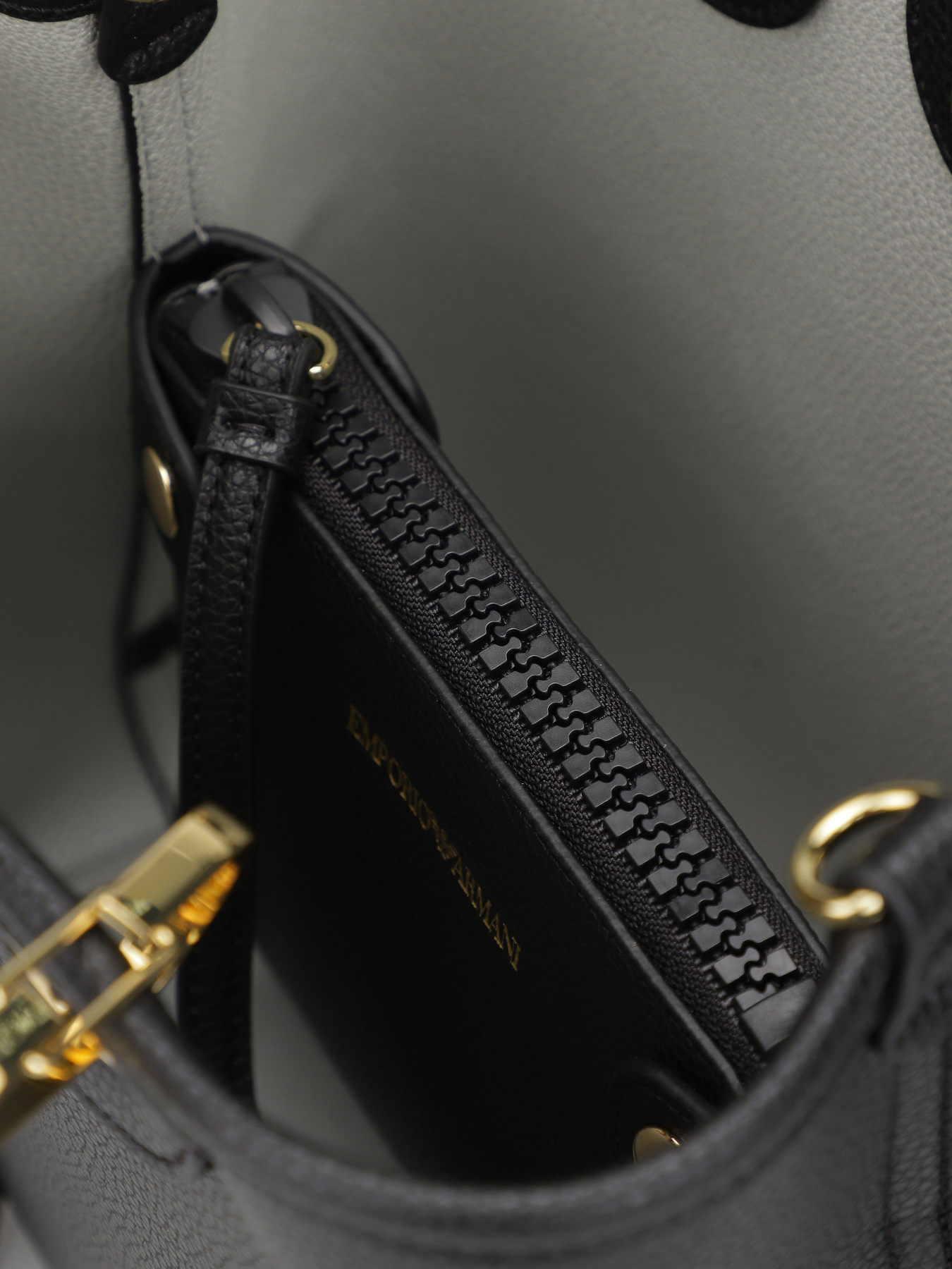 Сумка Emporio Armani модель EW000362-AF12103-MC032 Фото