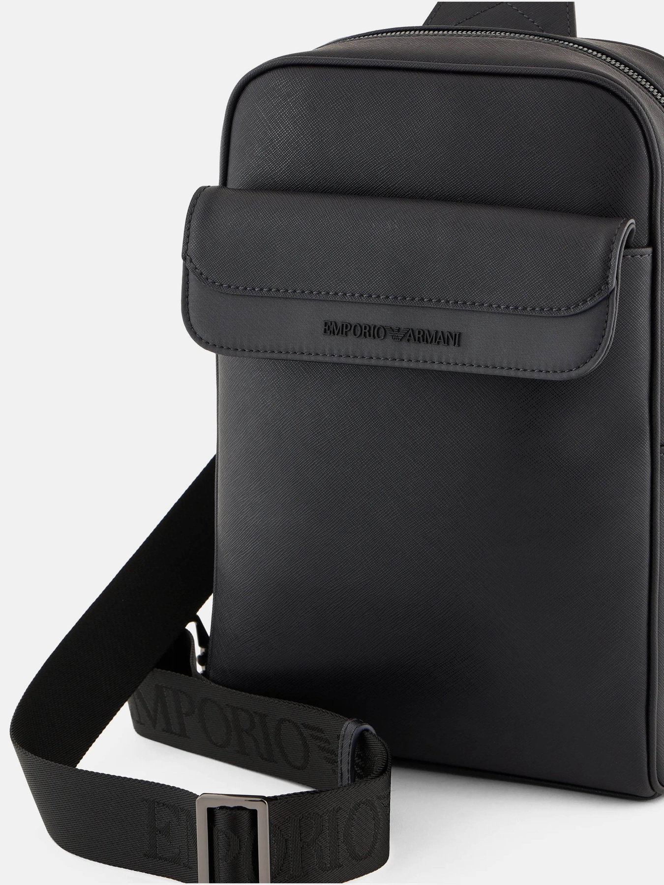 Сумка Emporio Armani модель Y4O453-YQ75I-87872 Сумка Emporio Armani модель Y4O453-YQ75I-87872 Фото